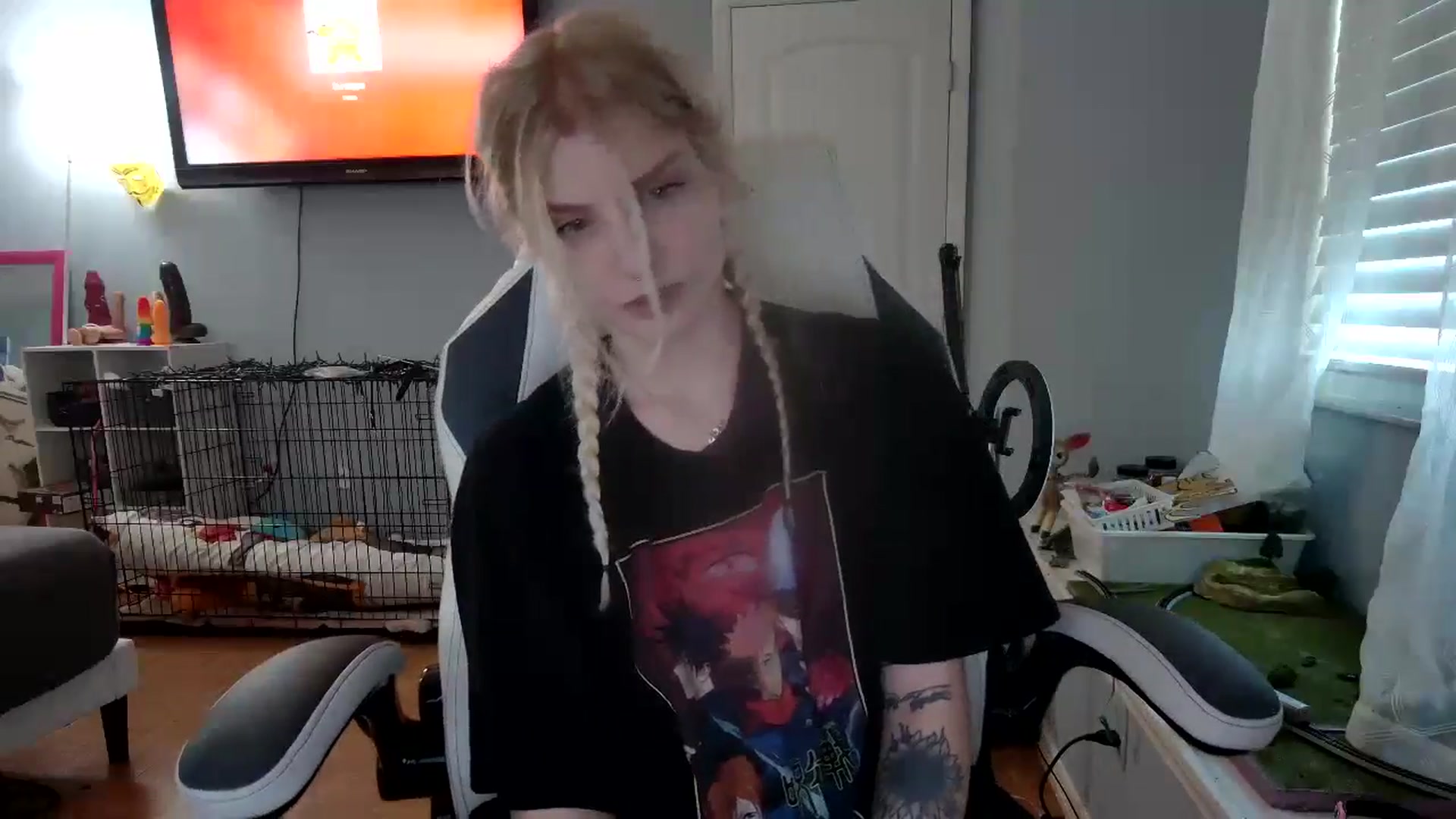 Gallery image thumbnail from DuckChan0's myfreecams stream on, 11/21/2024, 17:13 image 17 of 20
