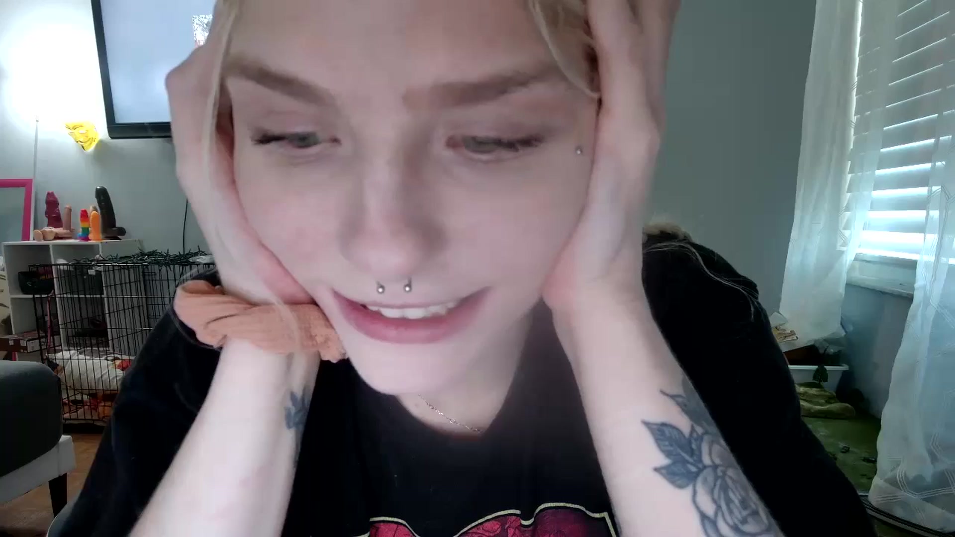 Gallery image thumbnail from DuckChan0's myfreecams stream on, 11/21/2024, 17:13 image 14 of 20