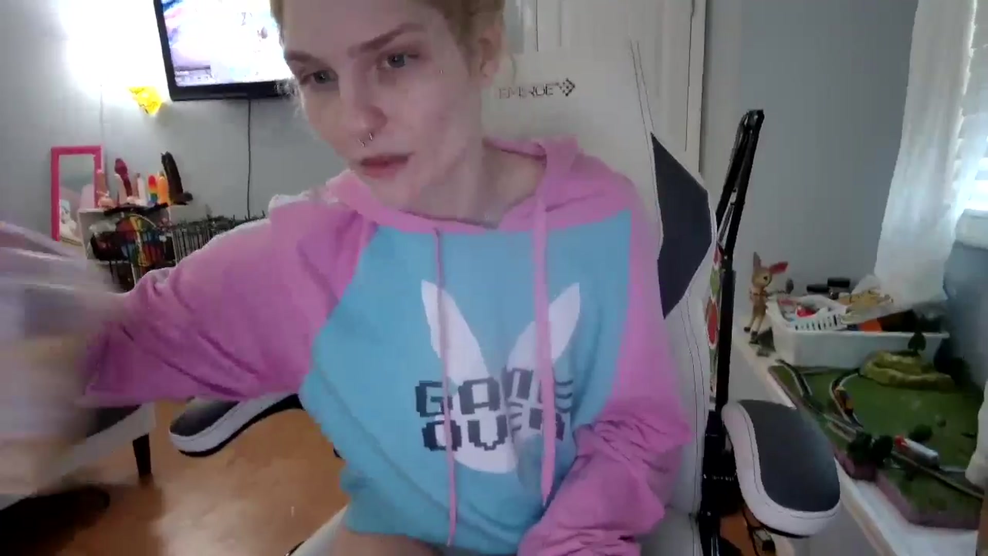 Gallery image thumbnail from DuckChan0's myfreecams stream on, 11/22/2024, 14:43 image 18 of 20