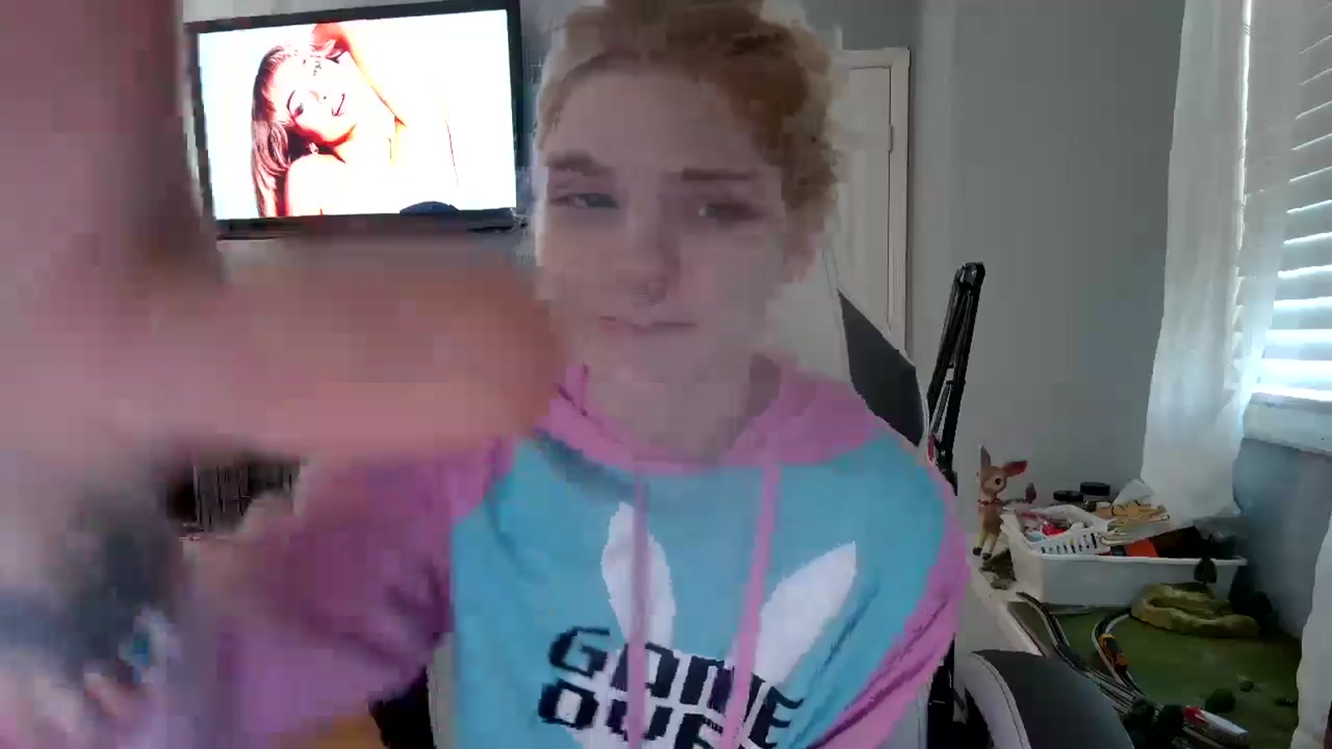 Gallery image thumbnail from DuckChan0's myfreecams stream on, 11/22/2024, 14:43 image 7 of 20