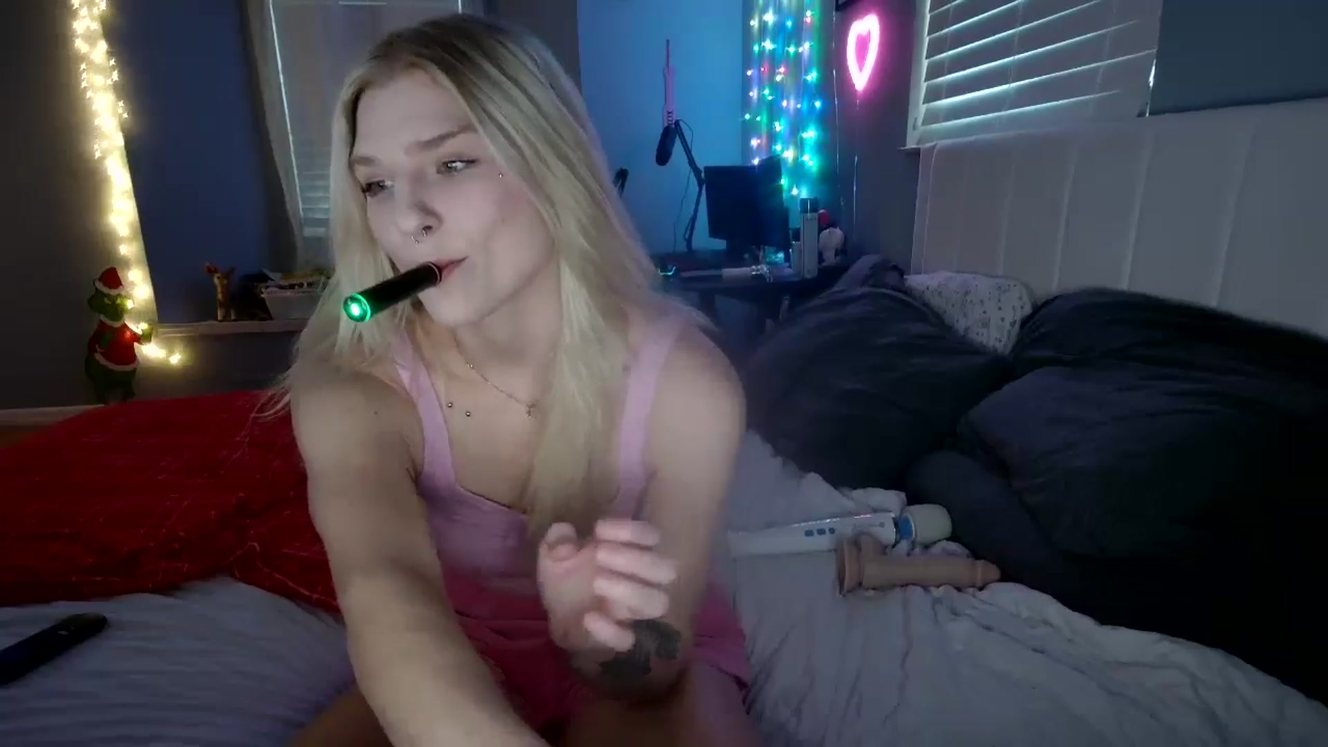 Gallery image thumbnail from DuckChan0's myfreecams stream on, 11/24/2024, 22:42 image 6 of 20