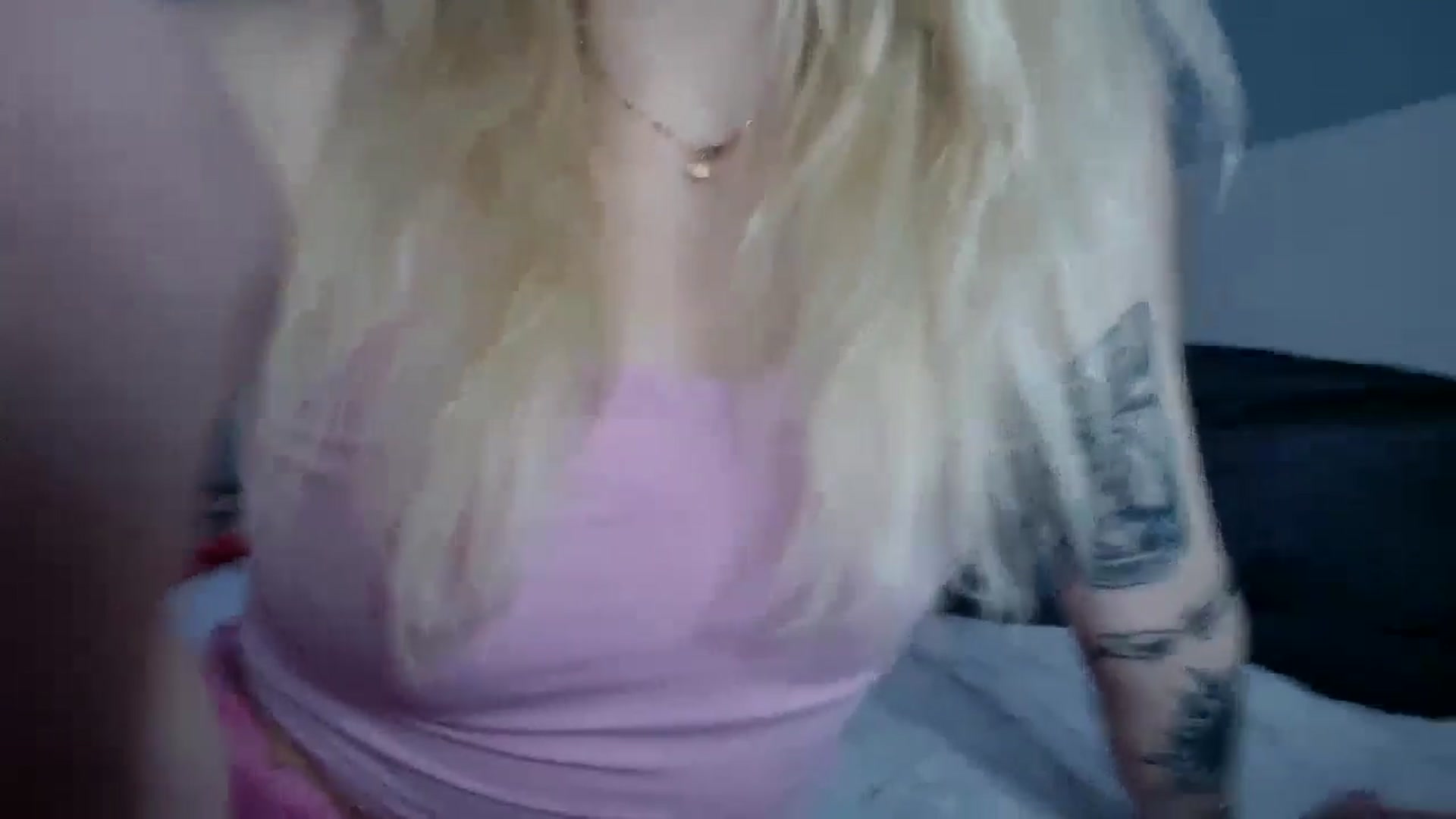 Gallery image thumbnail from DuckChan0's myfreecams stream on, 11/24/2024, 22:59 image 12 of 20