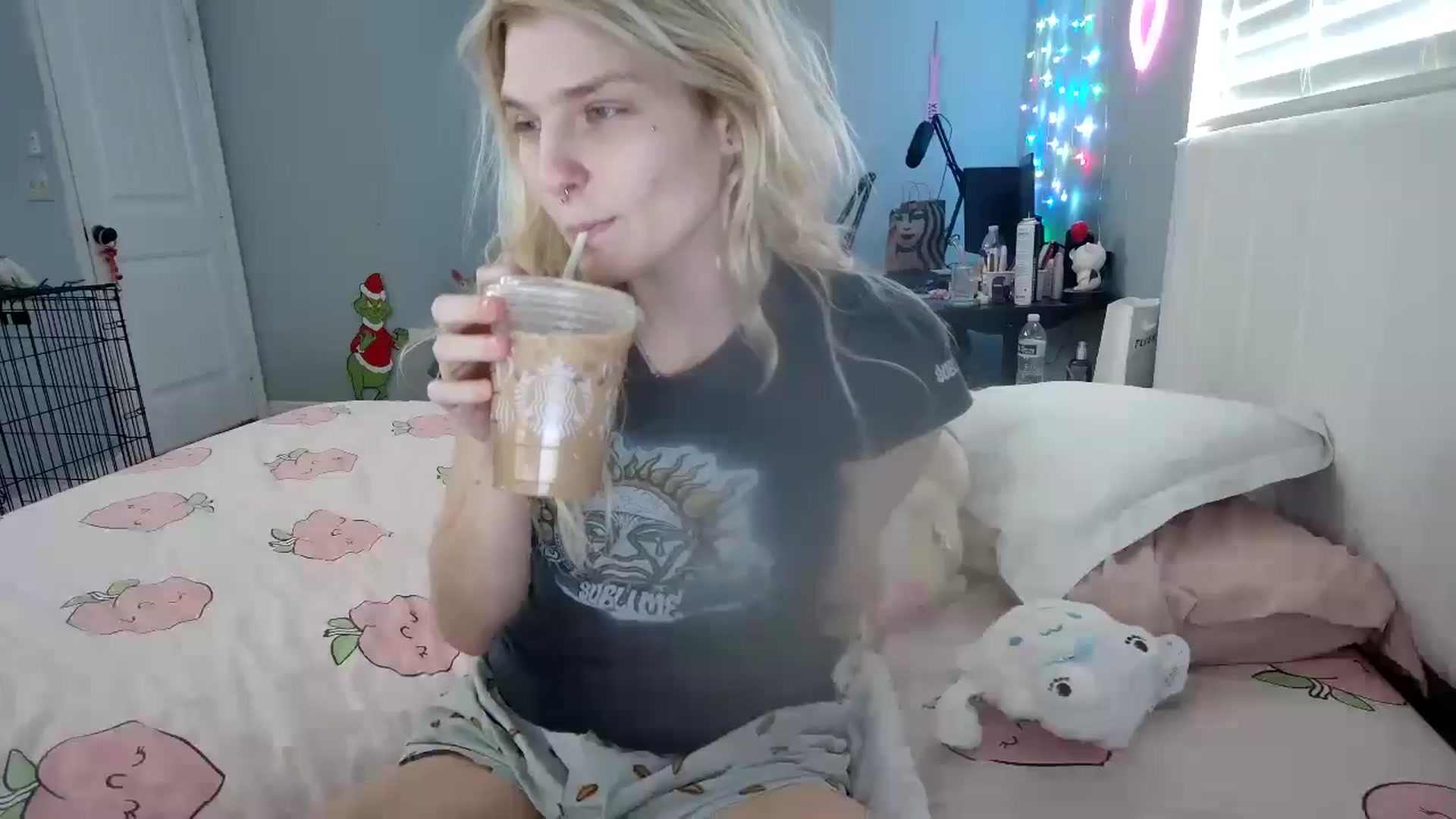Gallery image thumbnail from DuckChan0's myfreecams stream on, 11/26/2024, 14:25 image 1 of 20