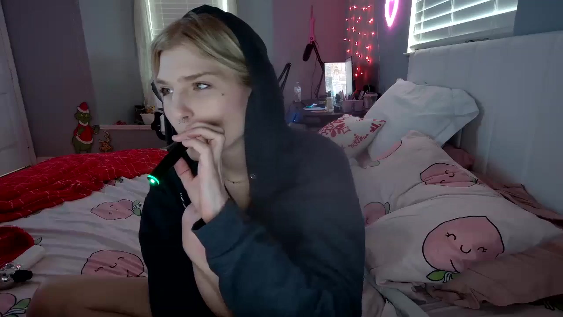 Gallery image thumbnail from DuckChan0's myfreecams stream on, 11/29/2024, 17:59 image 14 of 20