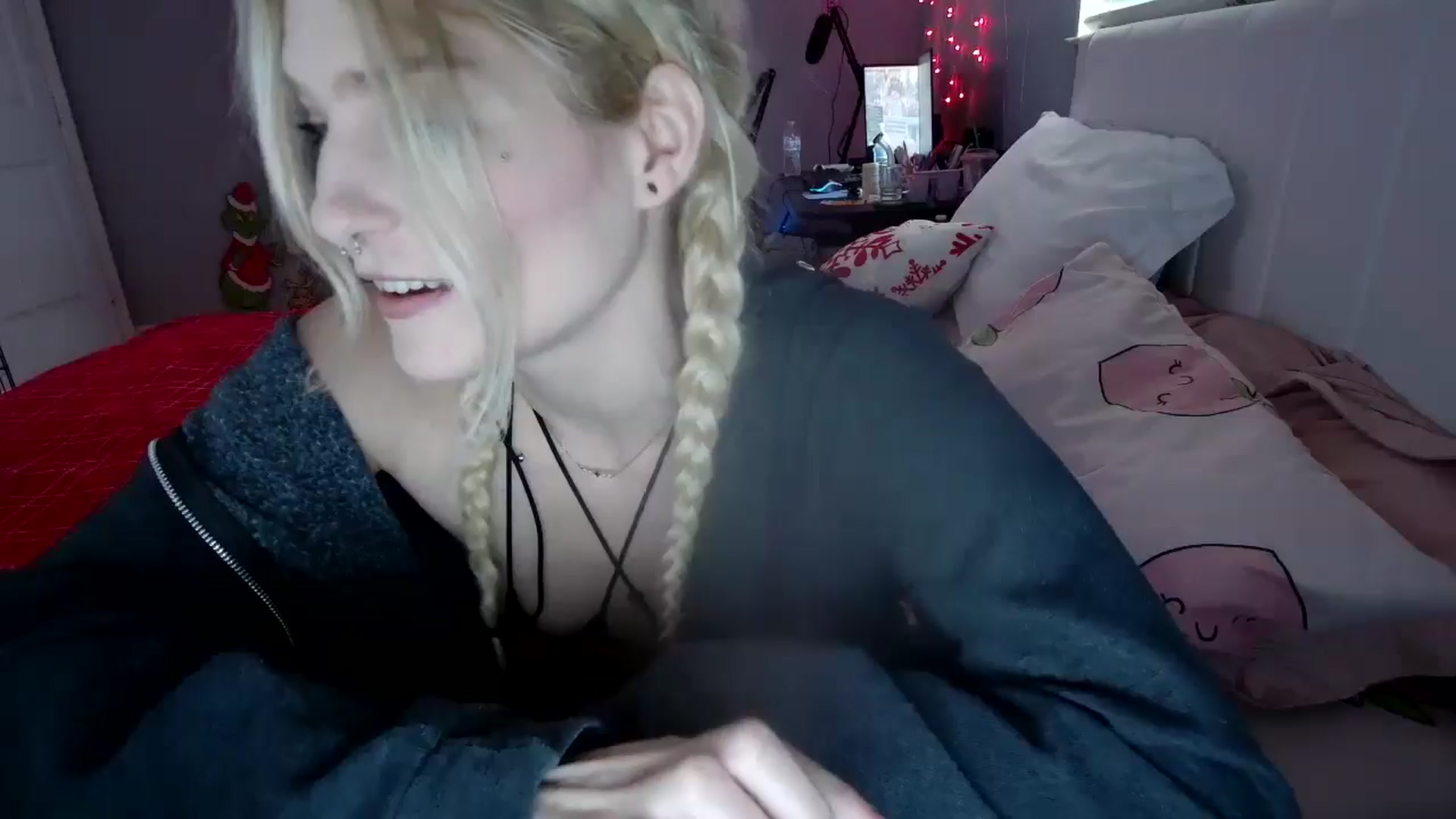 Gallery image thumbnail from DuckChan0's myfreecams stream on, 11/29/2024, 17:59 image 1 of 20