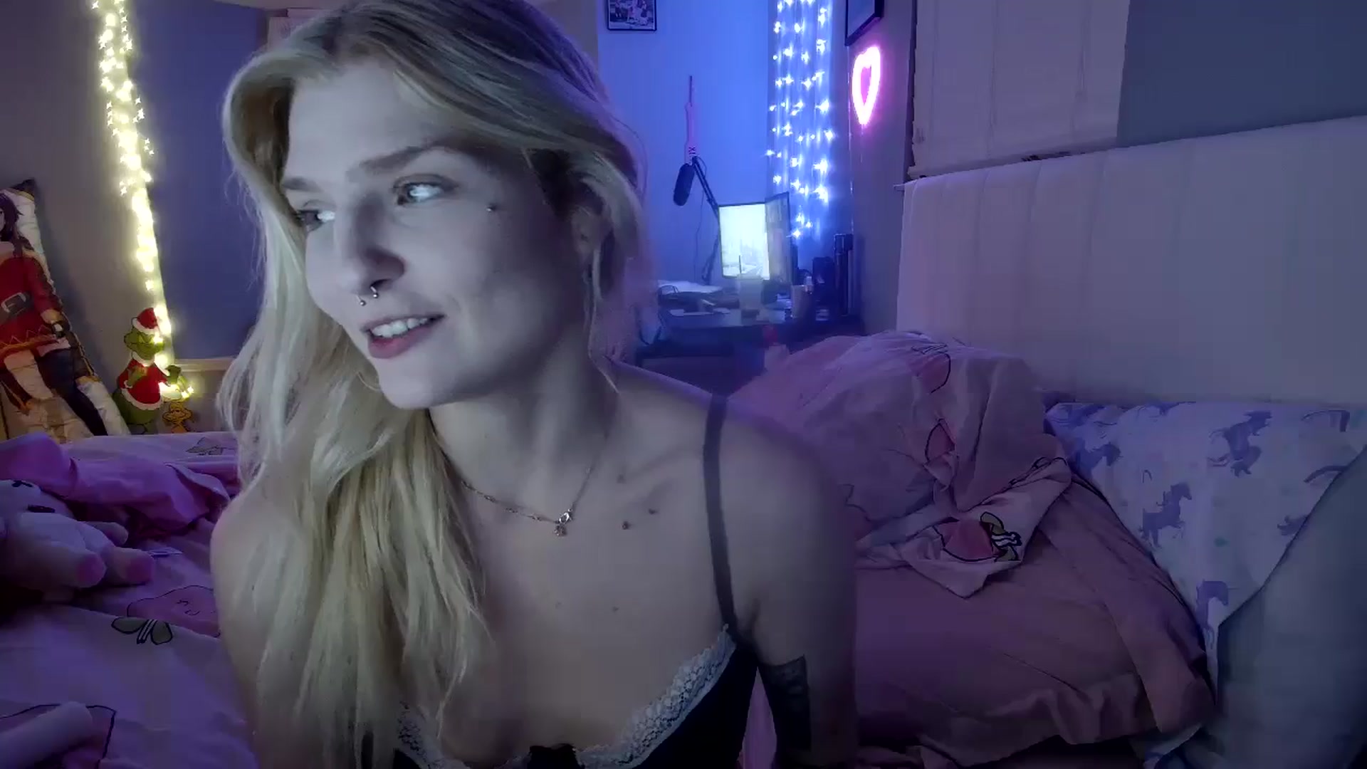 Gallery image thumbnail from DuckChan0's myfreecams stream on, 12/02/2024, 01:03 image 6 of 20