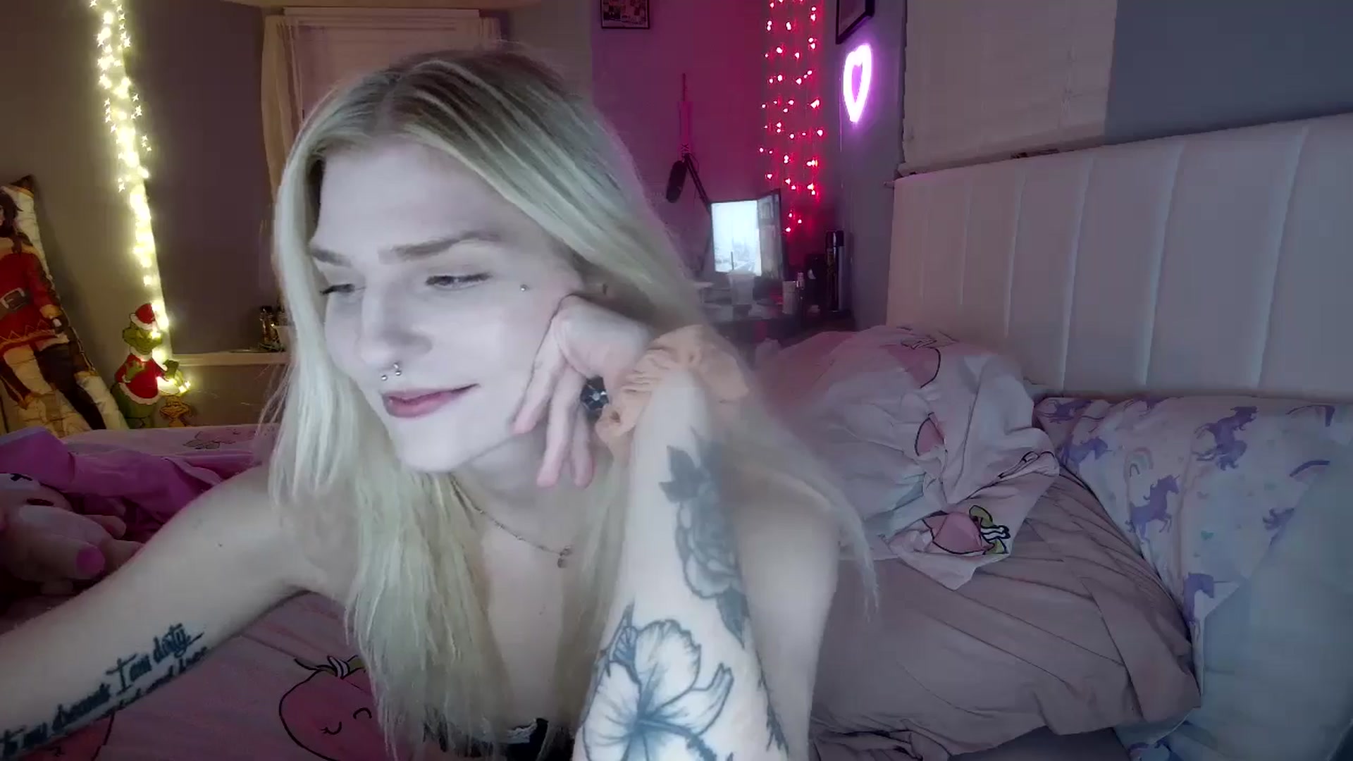 Gallery image thumbnail from DuckChan0's myfreecams stream on, 12/02/2024, 01:03 image 3 of 20