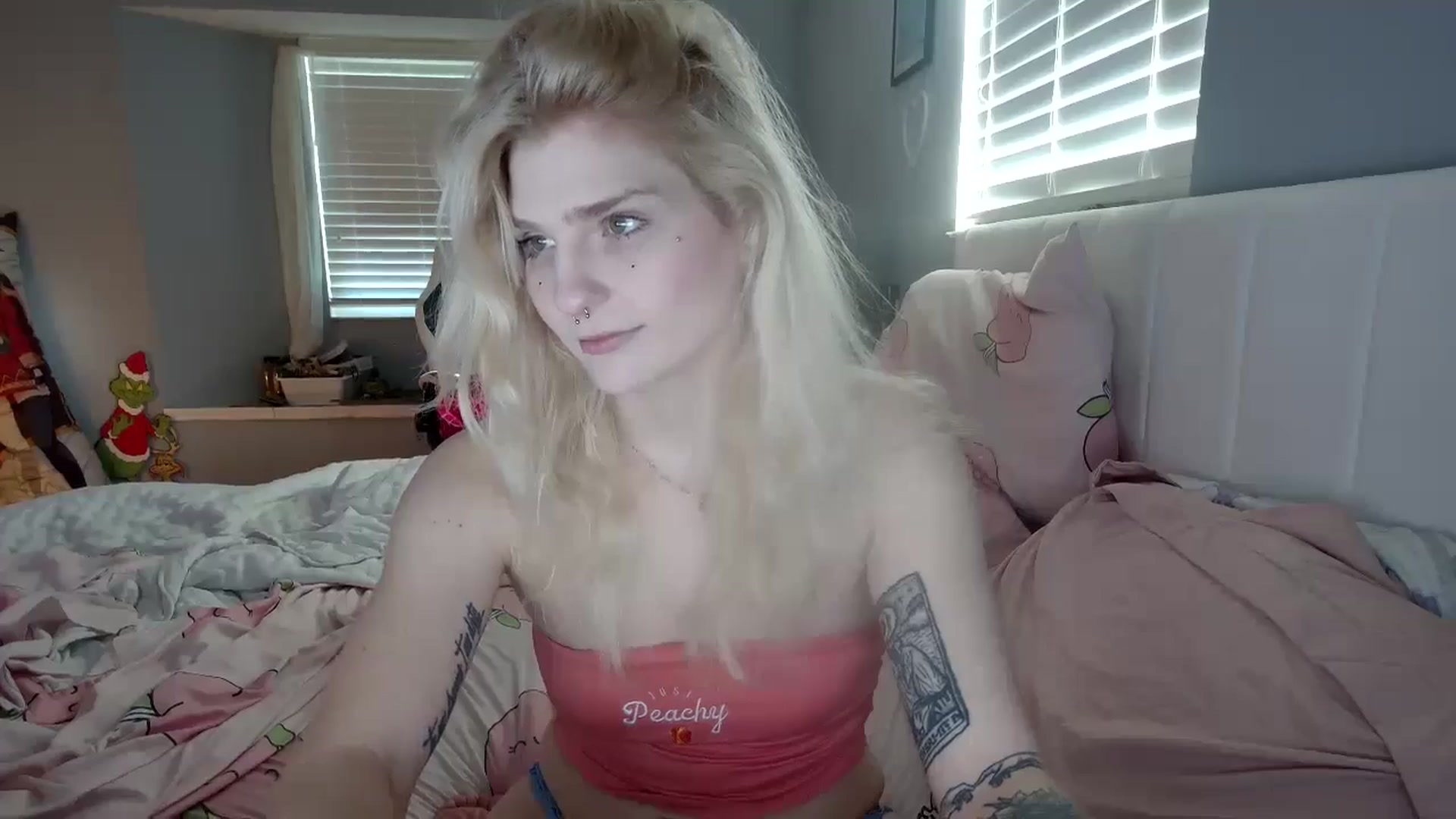 Gallery image thumbnail from DuckChan0's myfreecams stream on, 12/02/2024, 15:28 image 20 of 20