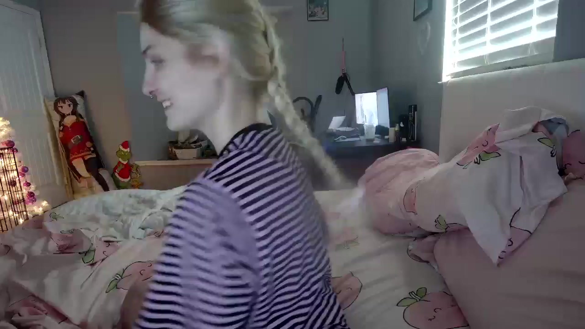 Gallery image thumbnail from DuckChan0's myfreecams stream on, 12/02/2024, 15:28 image 1 of 20