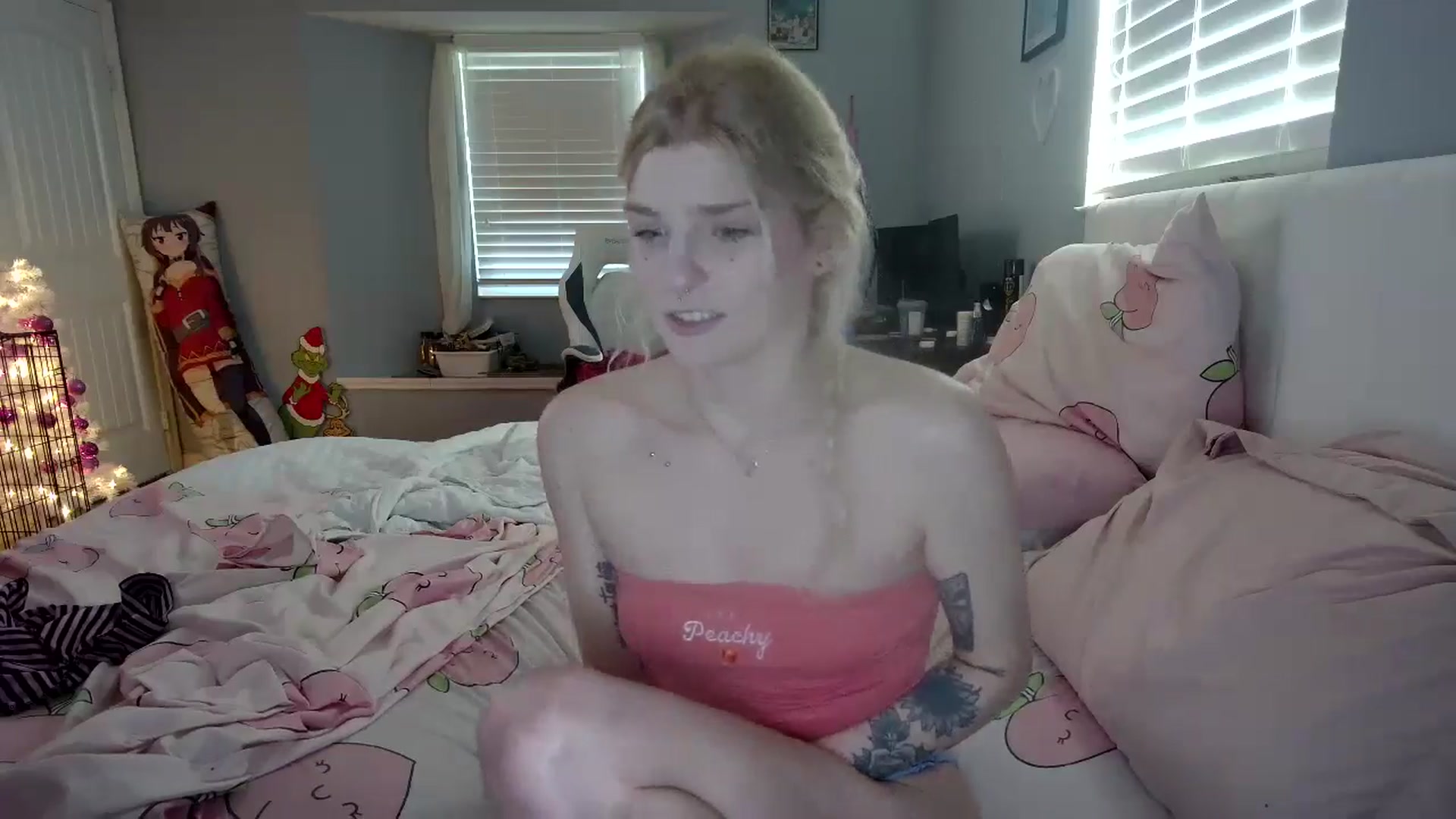 Gallery image thumbnail from DuckChan0's myfreecams stream on, 12/02/2024, 15:28 image 10 of 20