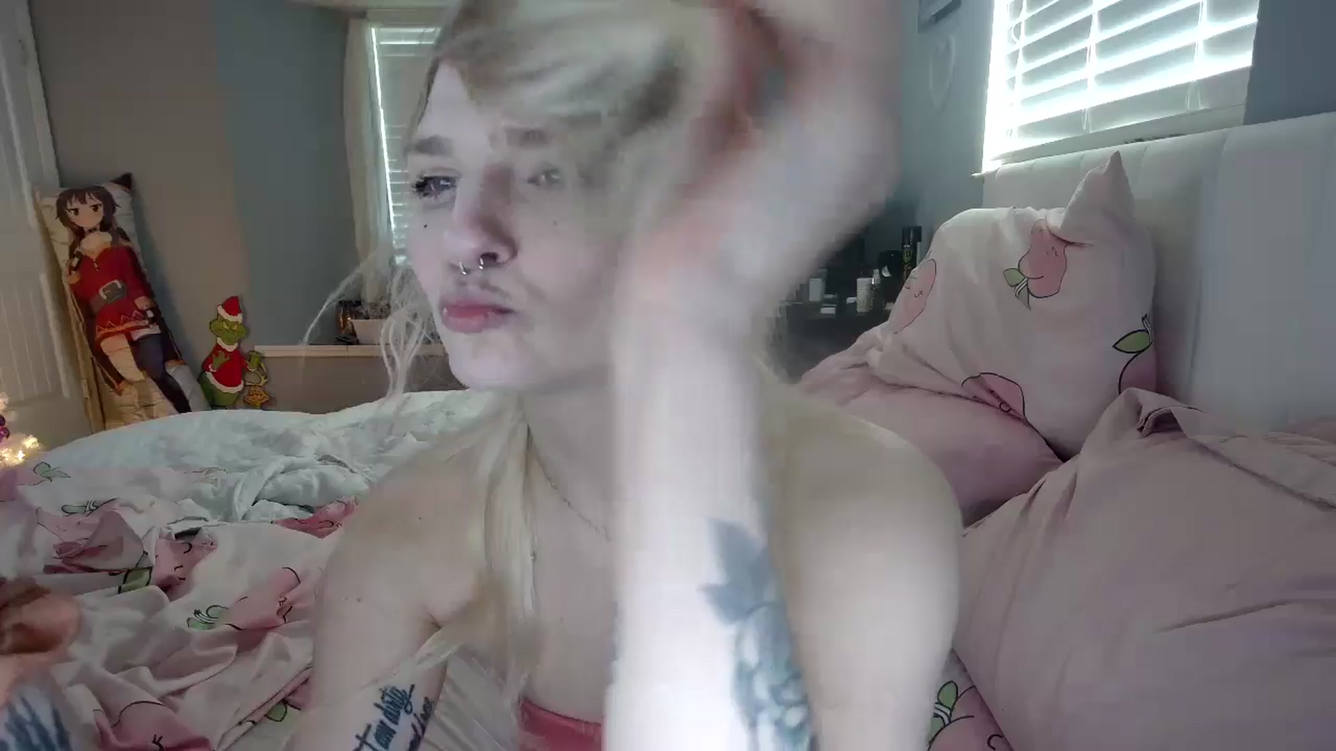 Gallery image thumbnail from DuckChan0's myfreecams stream on, 12/02/2024, 15:28 image 16 of 20