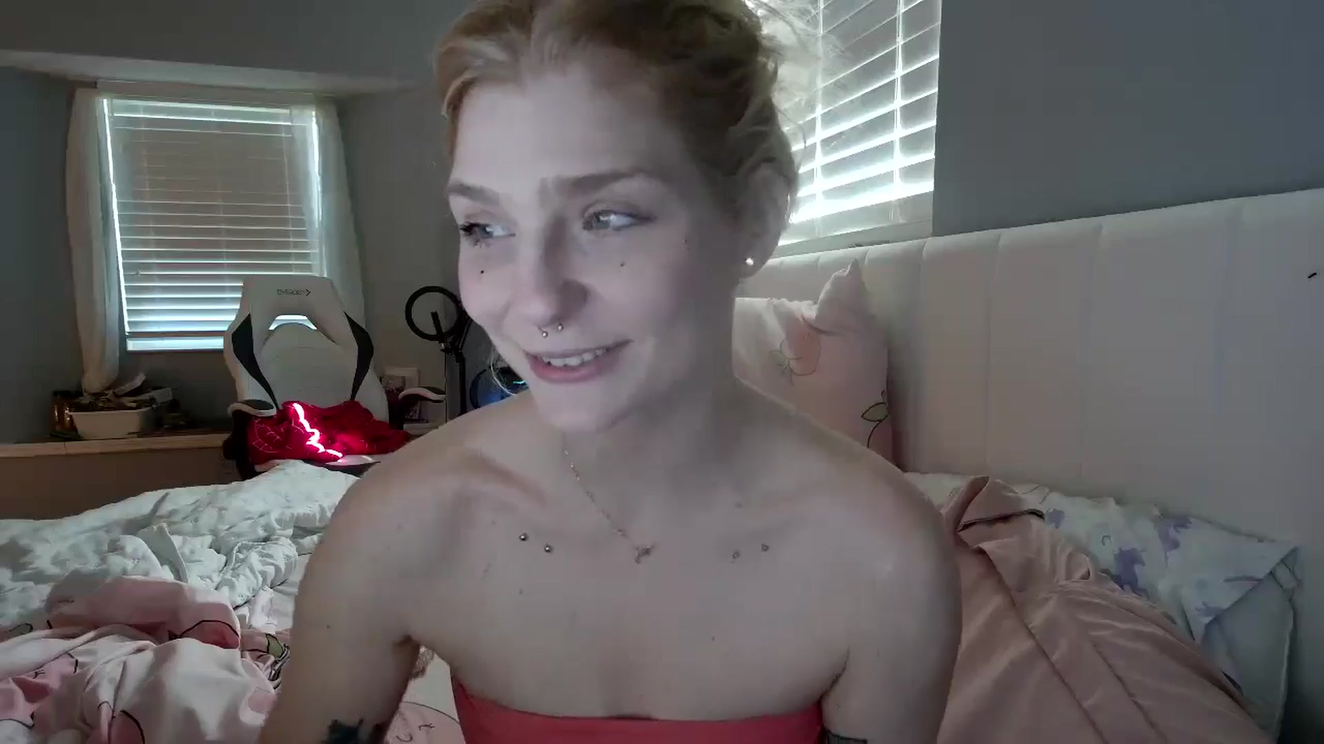 Gallery image thumbnail from DuckChan0's myfreecams stream on, 12/02/2024, 15:57 image 10 of 20