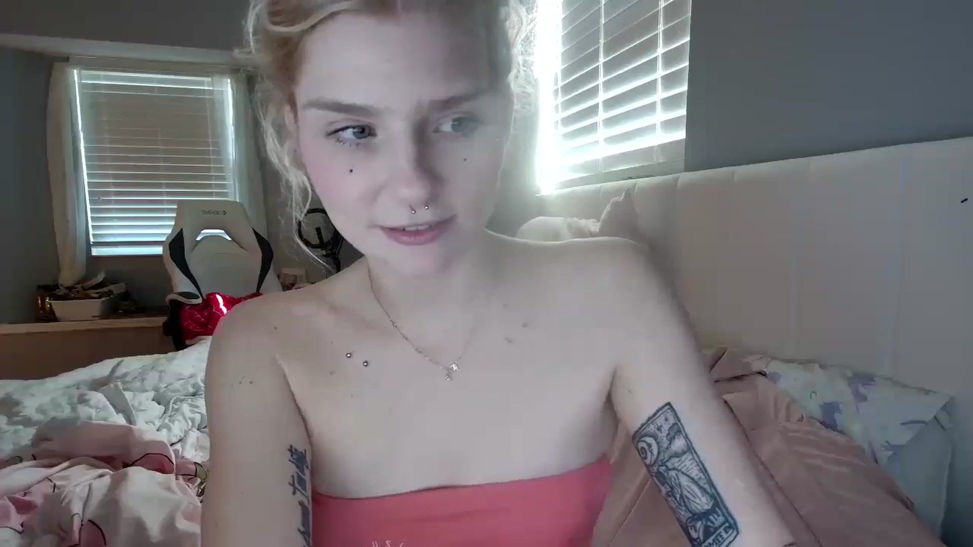 Gallery image thumbnail from DuckChan0's myfreecams stream on, 12/02/2024, 15:57 image 11 of 20