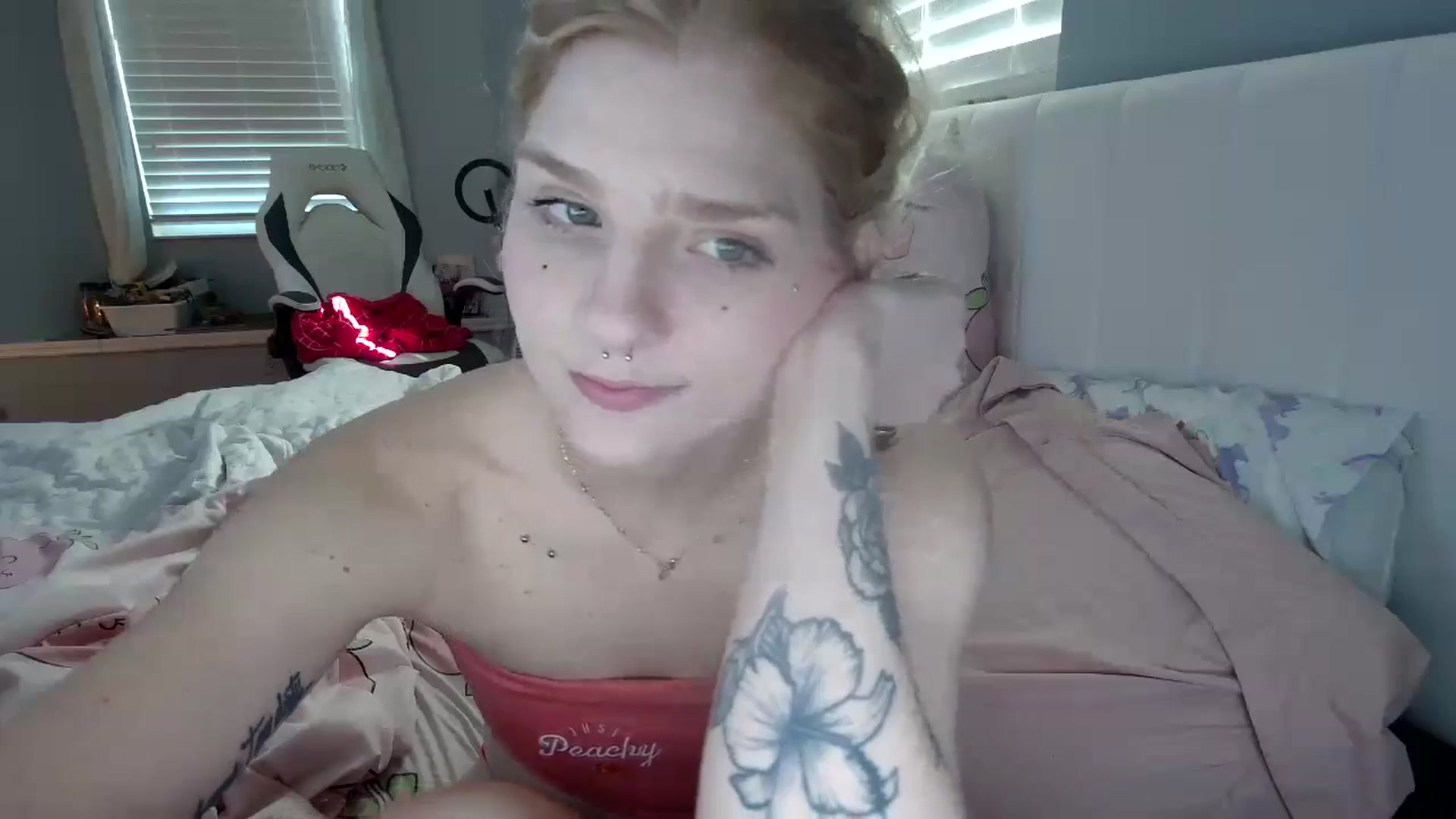 Gallery image thumbnail from DuckChan0's myfreecams stream on, 12/02/2024, 15:57 image 8 of 20