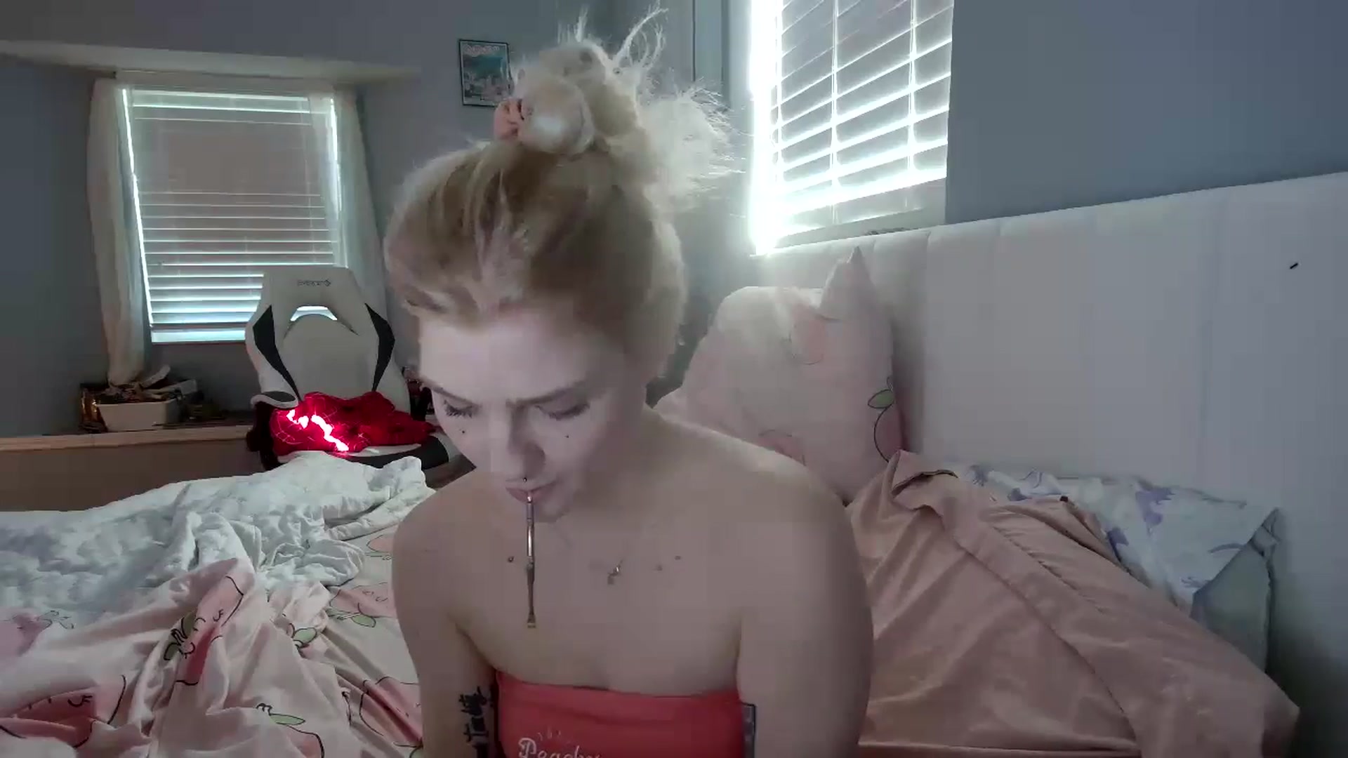 Gallery image thumbnail from DuckChan0's myfreecams stream on, 12/02/2024, 15:57 image 2 of 20