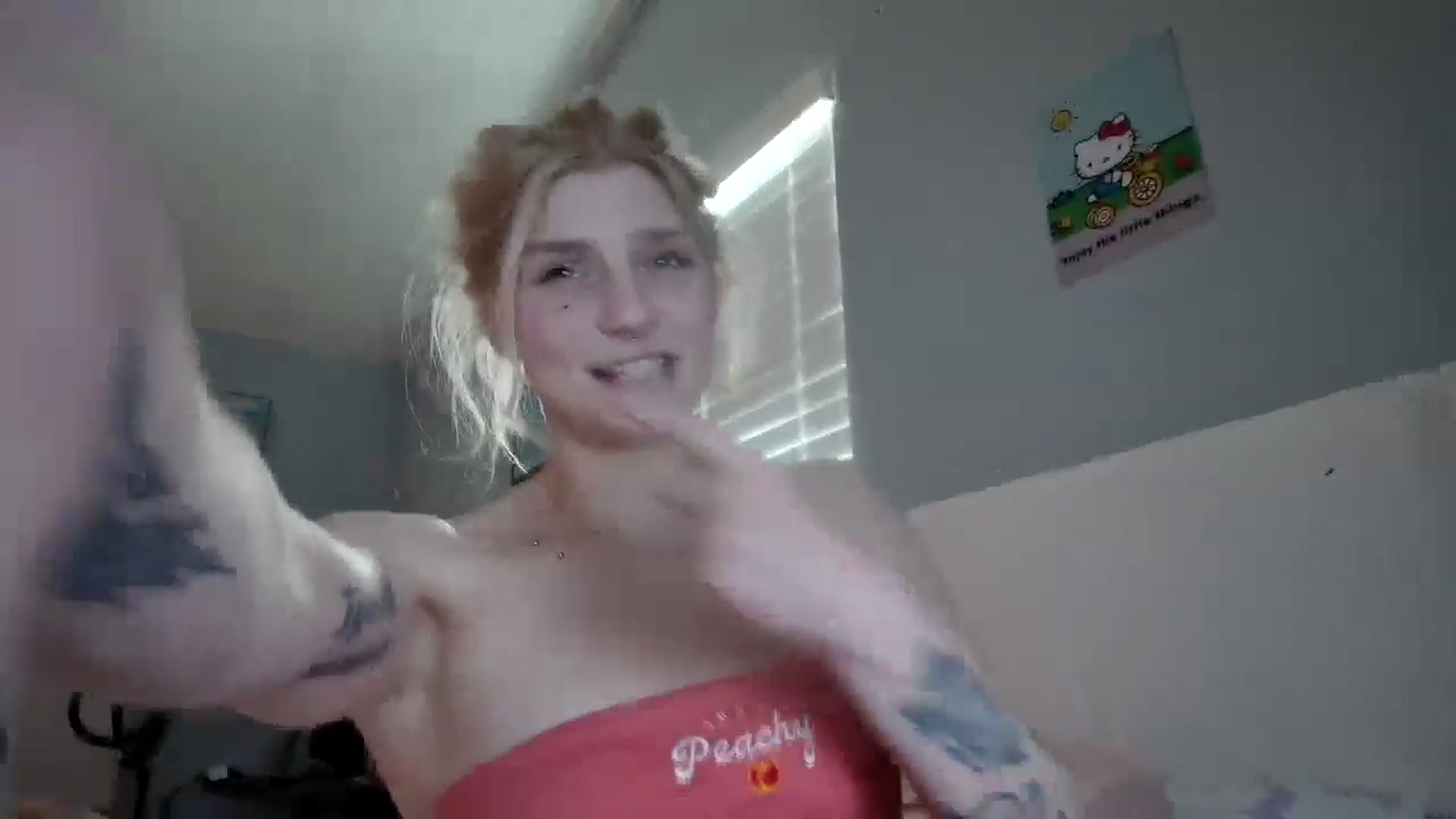 Gallery image thumbnail from DuckChan0's myfreecams stream on, 12/02/2024, 16:48 image 17 of 20