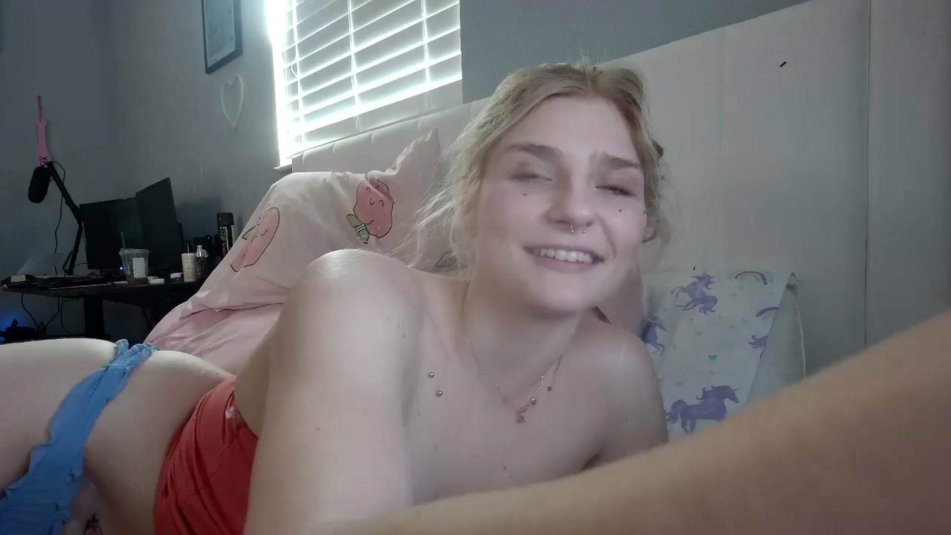Gallery image thumbnail from DuckChan0's myfreecams stream on, 12/02/2024, 16:48 image 14 of 20