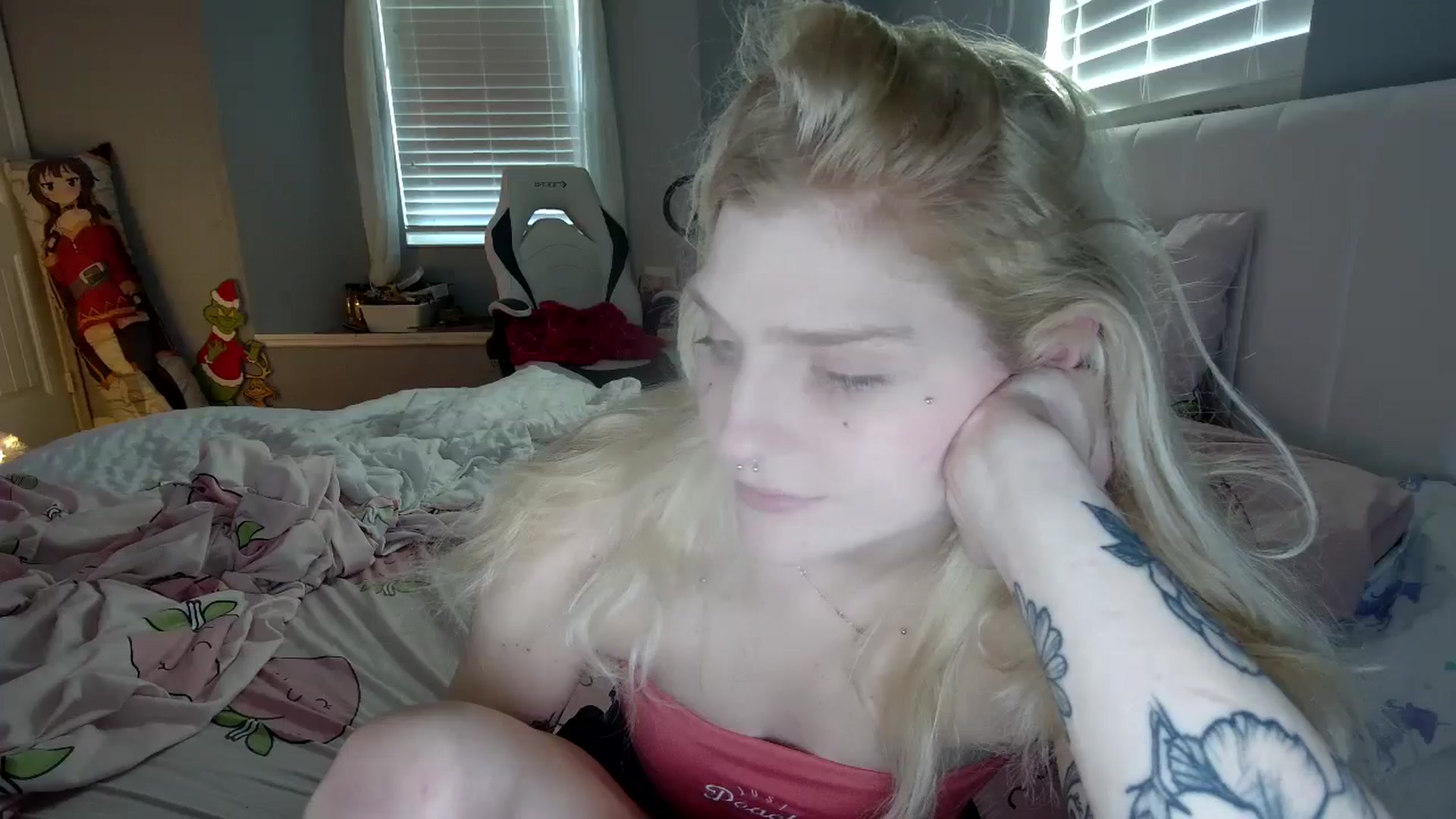 Gallery image thumbnail from DuckChan0's myfreecams stream on, 12/02/2024, 17:25 image 18 of 20