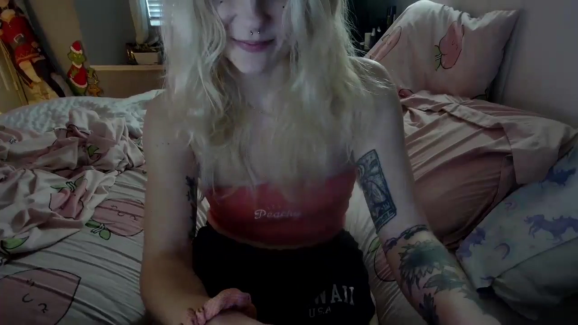 Gallery image thumbnail from DuckChan0's myfreecams stream on, 12/02/2024, 17:25 image 5 of 20
