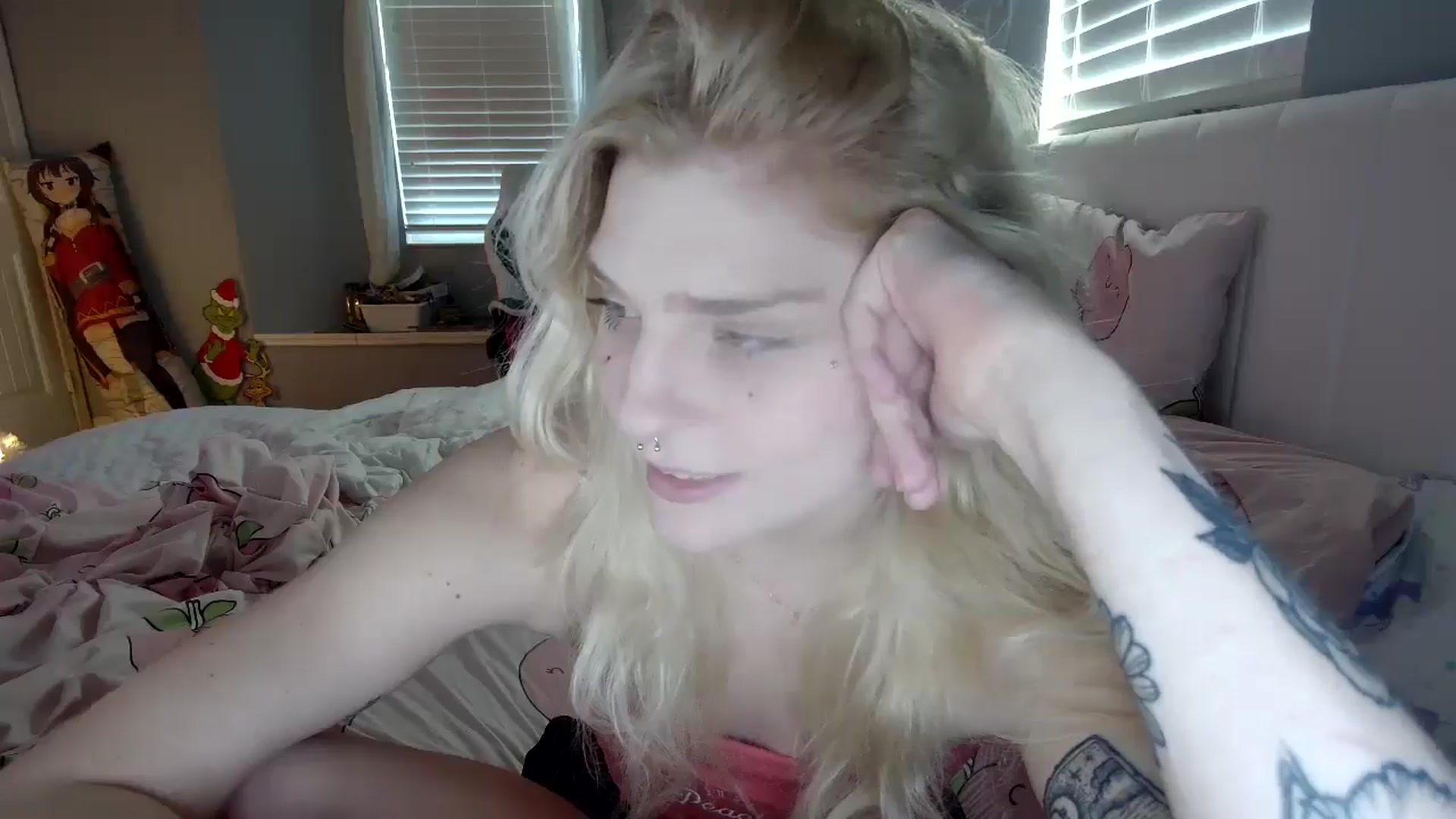 Gallery image thumbnail from DuckChan0's myfreecams stream on, 12/02/2024, 17:25 image 16 of 20