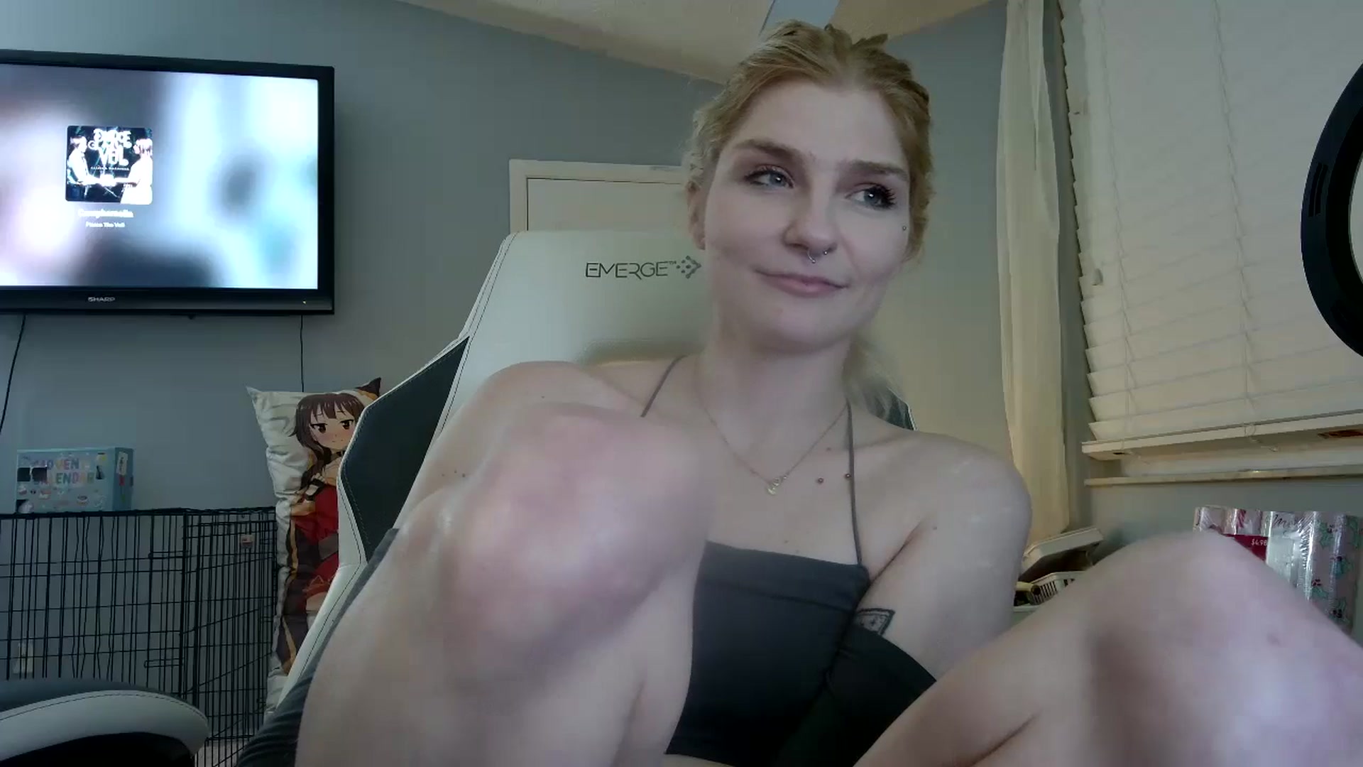 Gallery image thumbnail from DuckChan0's myfreecams stream on, 12/05/2024, 24:46 image 9 of 20