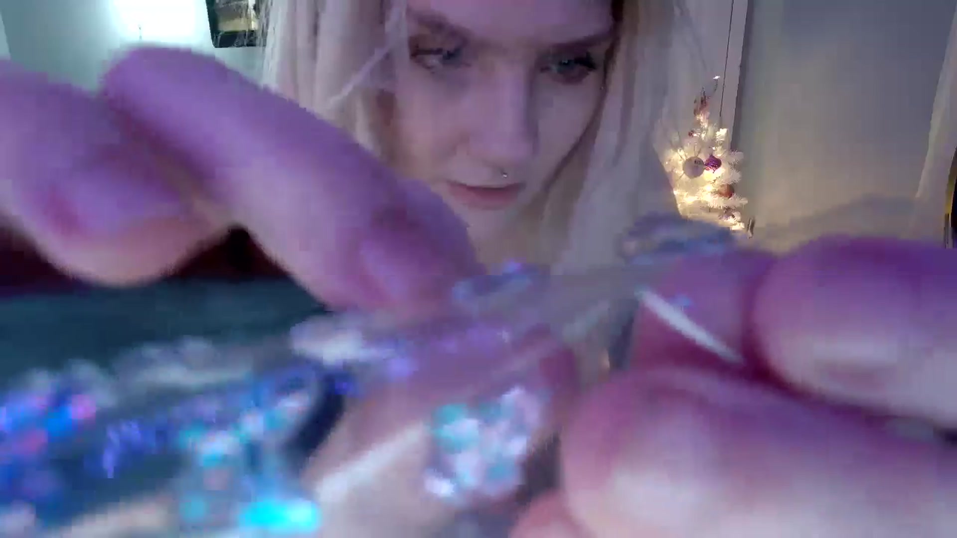 Gallery image thumbnail from DuckChan0's myfreecams stream on, 12/05/2024, 24:46 image 19 of 20