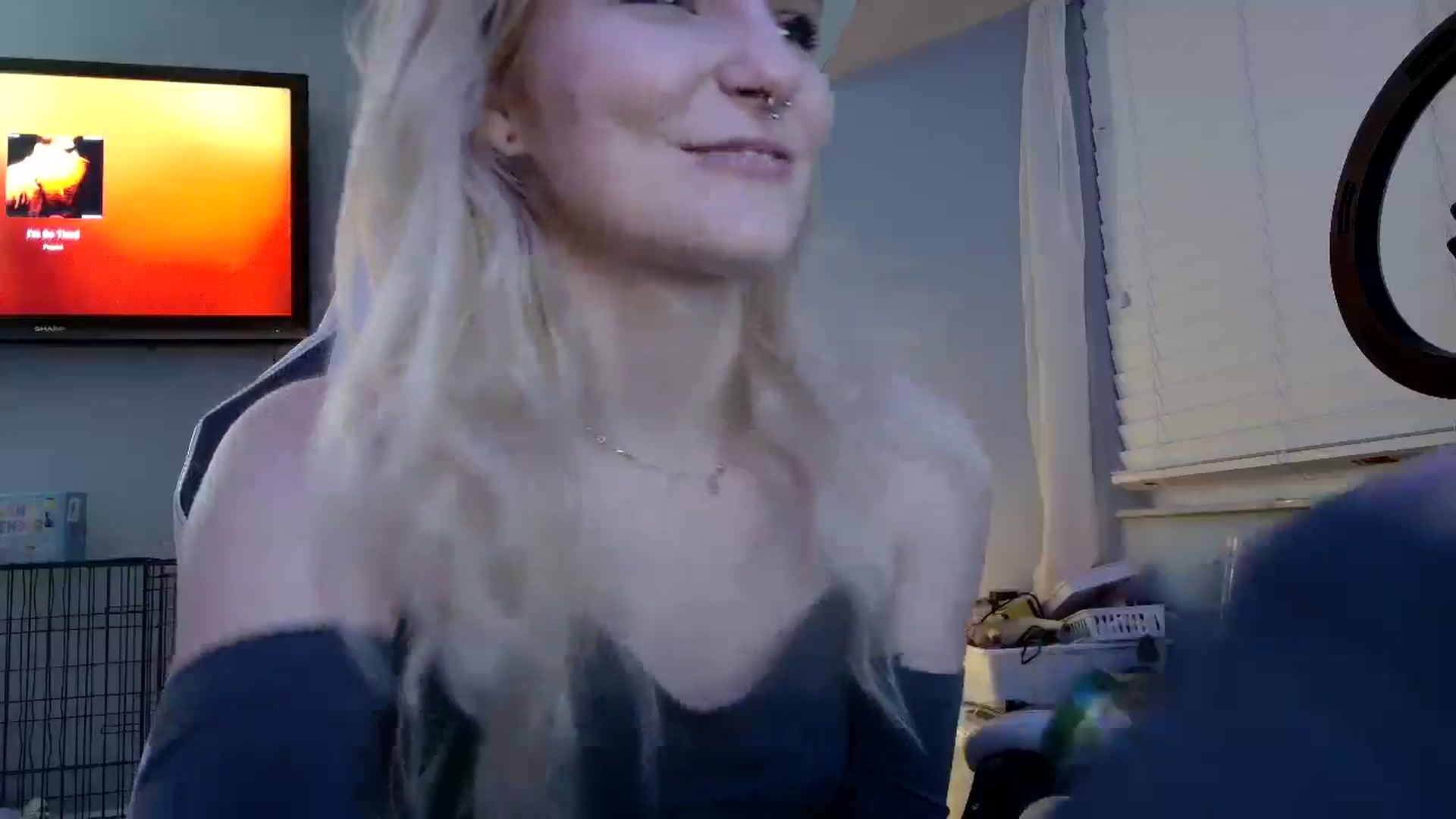 Gallery image thumbnail from DuckChan0's myfreecams stream on, 12/05/2024, 24:46 image 14 of 20