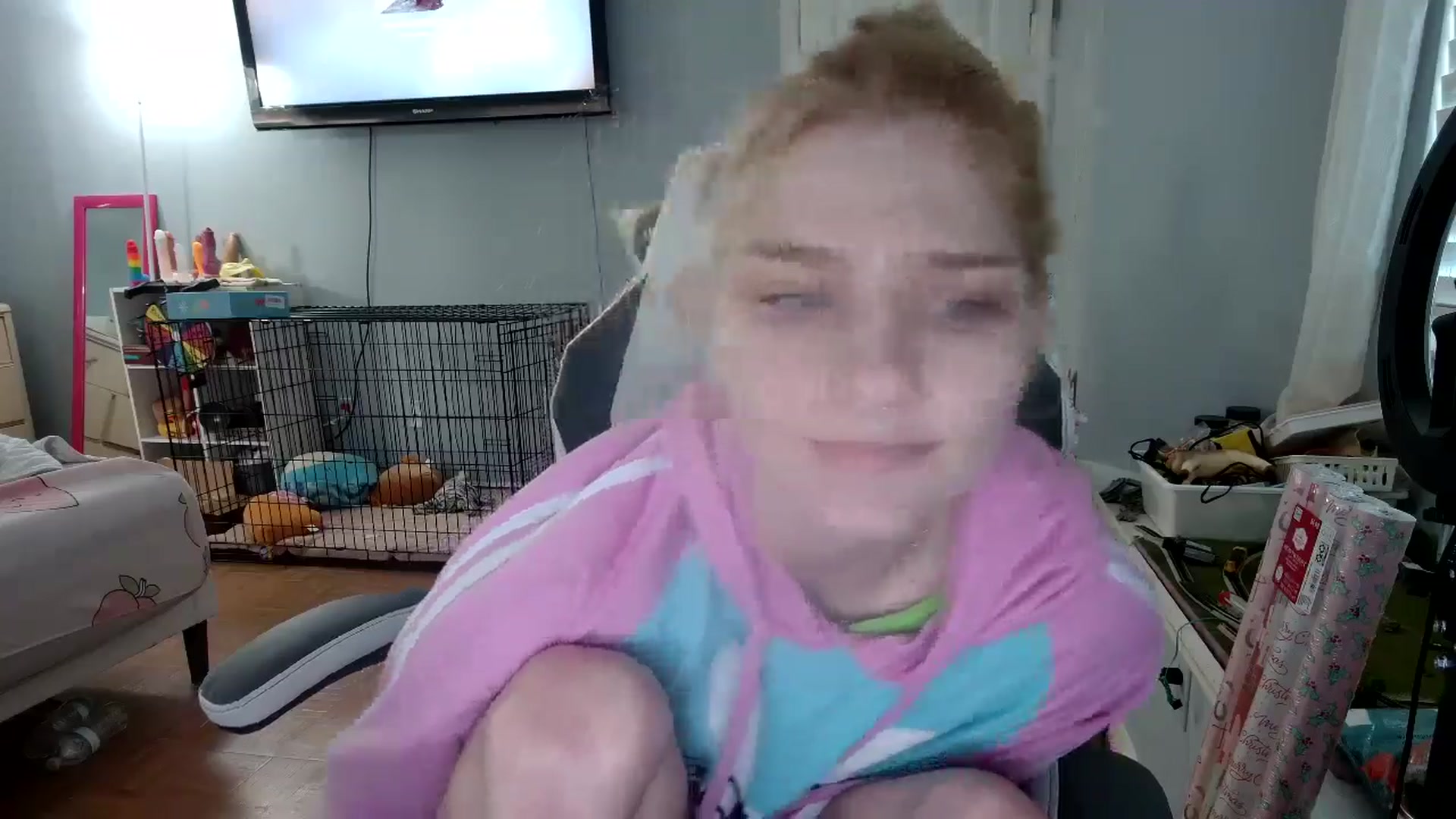 Gallery image thumbnail from DuckChan0's myfreecams stream on, 12/05/2024, 13:50 image 17 of 20