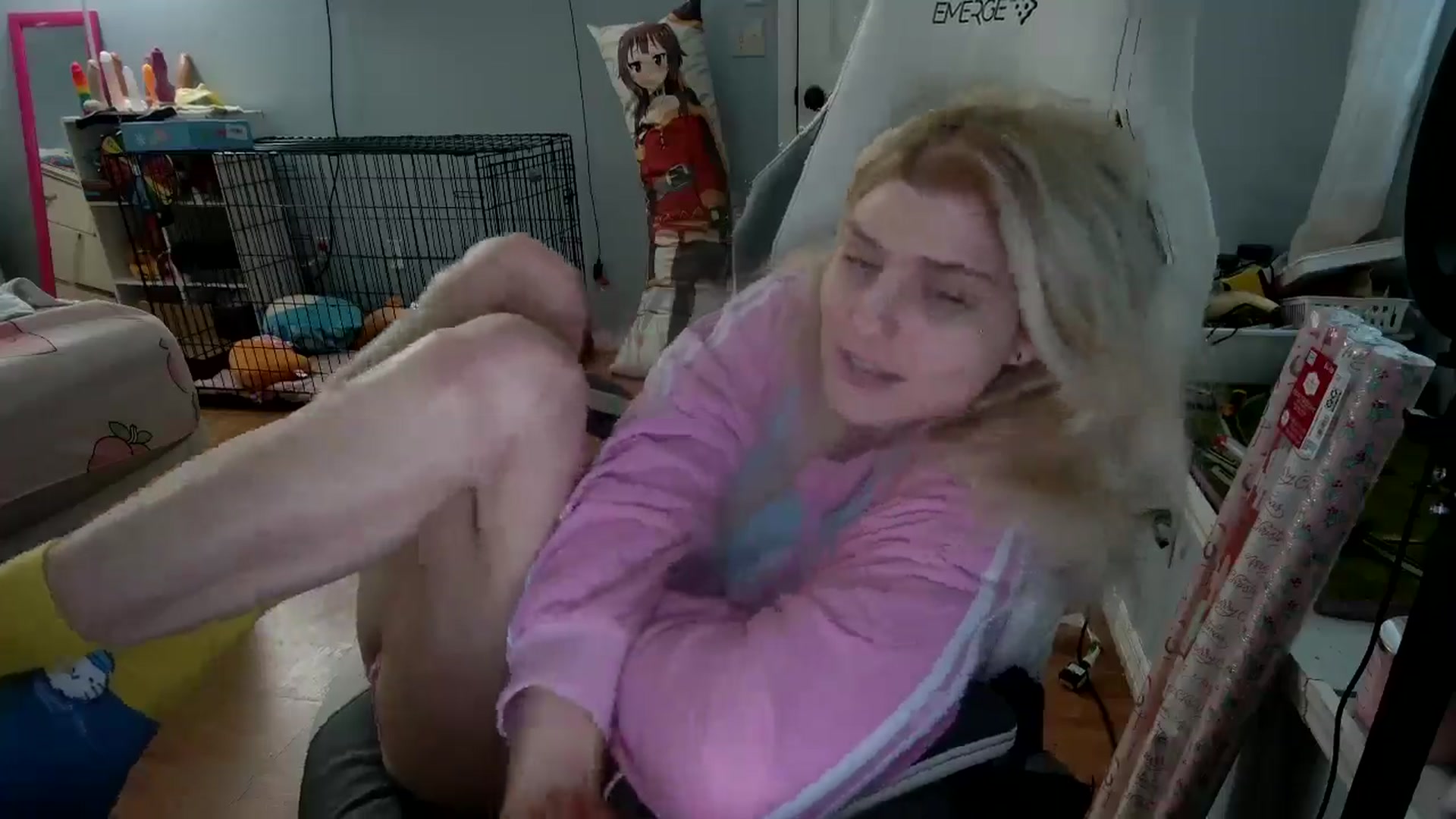 Gallery image thumbnail from DuckChan0's myfreecams stream on, 12/05/2024, 13:50 image 2 of 20