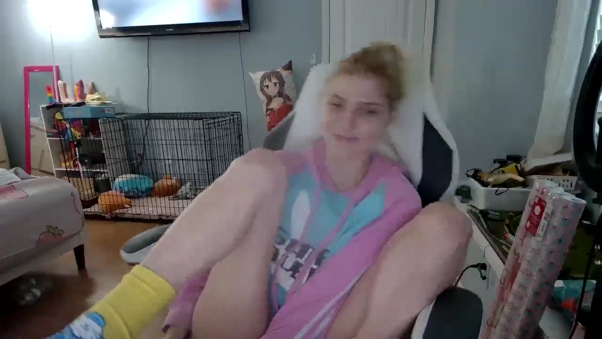 Gallery image thumbnail from DuckChan0's myfreecams stream on, 12/05/2024, 13:50 image 18 of 20
