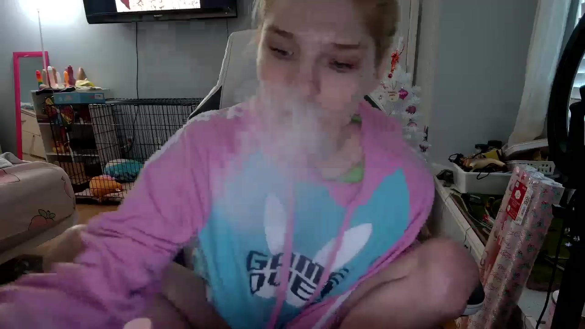 Gallery image thumbnail from DuckChan0's myfreecams stream on, 12/05/2024, 13:50 image 6 of 20