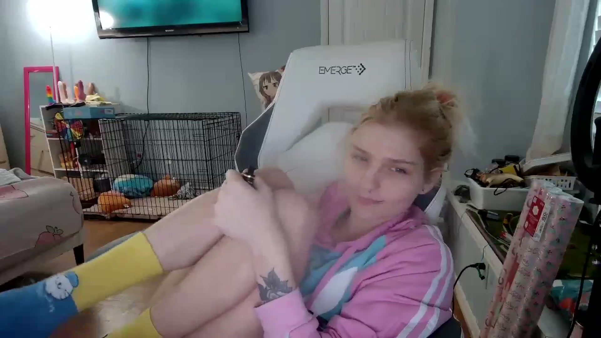 Gallery image thumbnail from DuckChan0's myfreecams stream on, 12/05/2024, 13:50 image 20 of 20