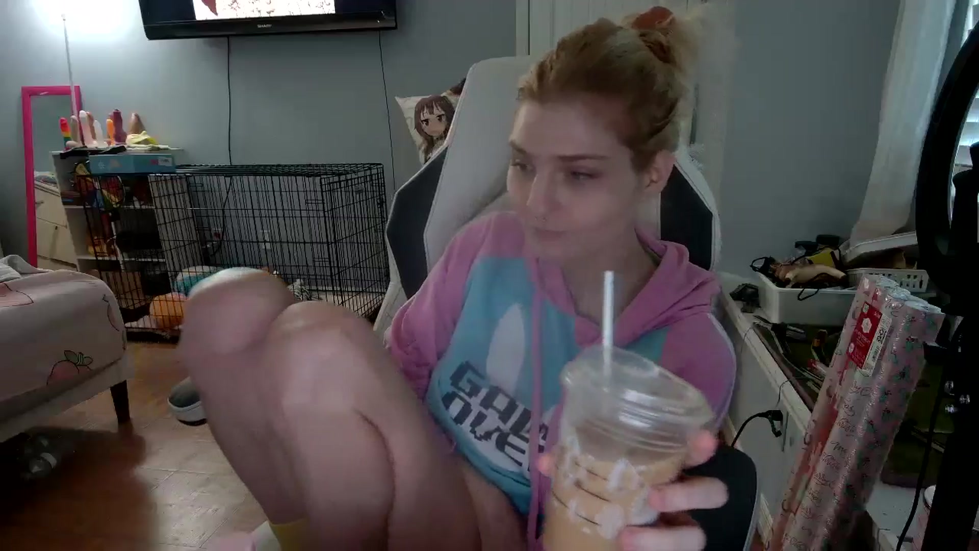 Gallery image thumbnail from DuckChan0's myfreecams stream on, 12/05/2024, 13:50 image 5 of 20