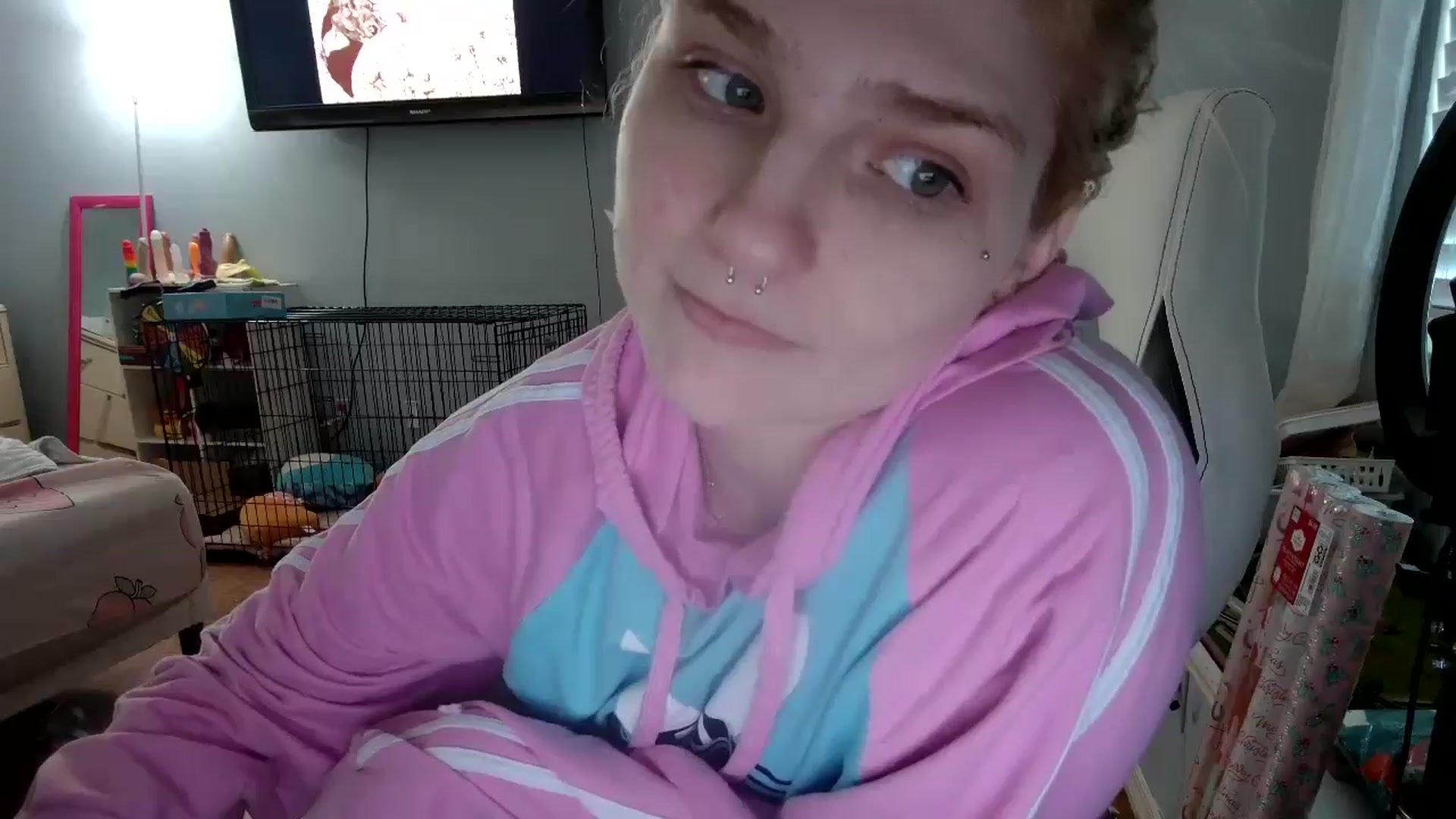 Gallery image thumbnail from DuckChan0's myfreecams stream on, 12/05/2024, 13:50 image 9 of 20