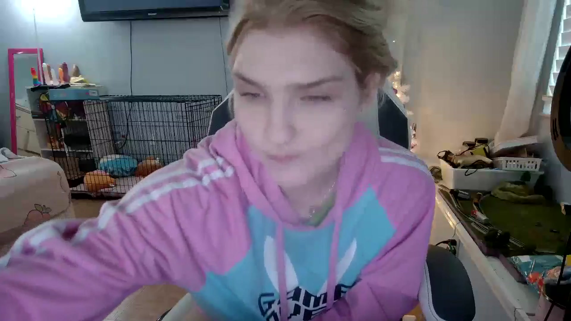 Gallery image thumbnail from DuckChan0's myfreecams stream on, 12/05/2024, 14:16 image 10 of 20