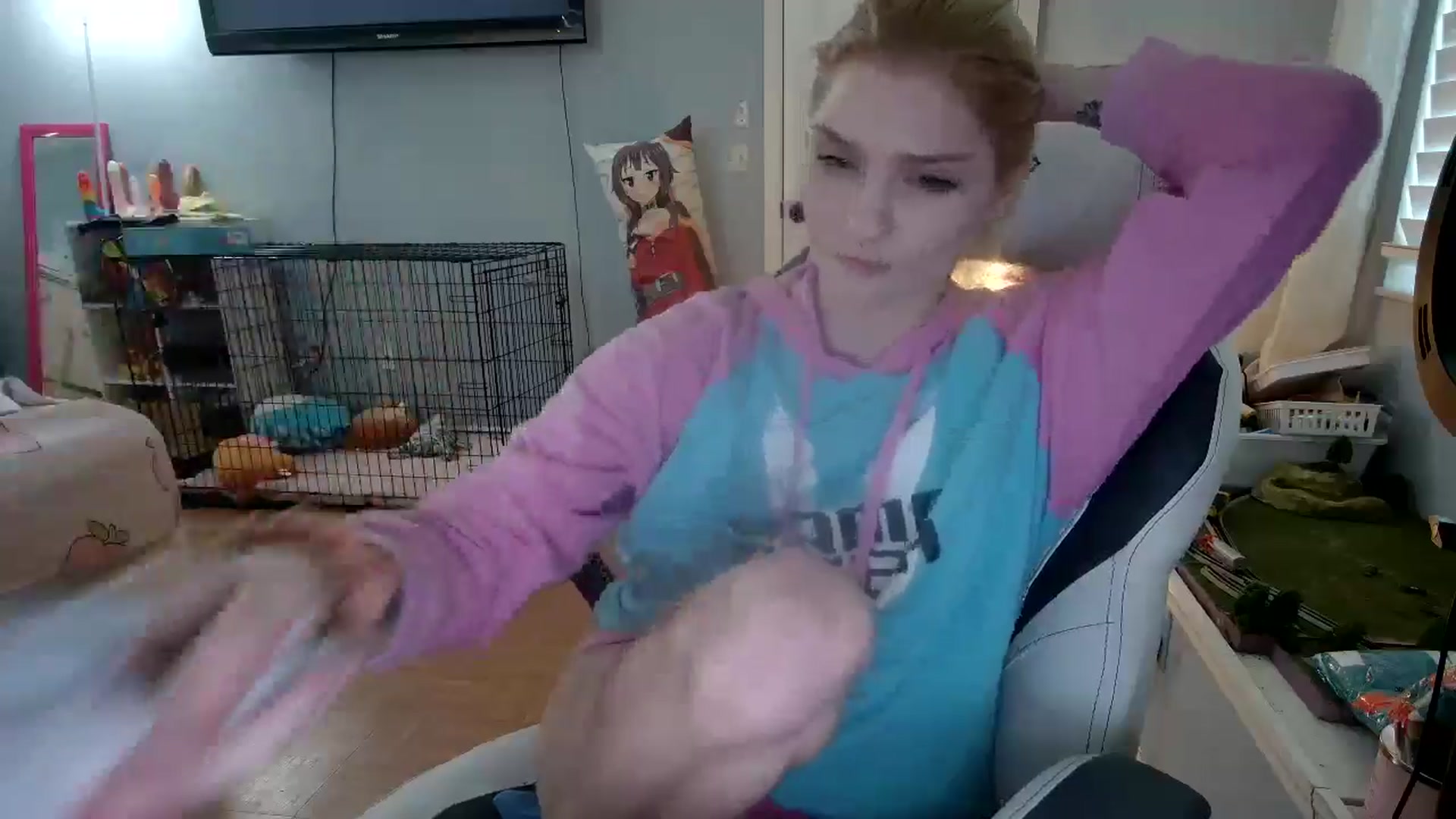 Gallery image thumbnail from DuckChan0's myfreecams stream on, 12/05/2024, 14:16 image 16 of 20