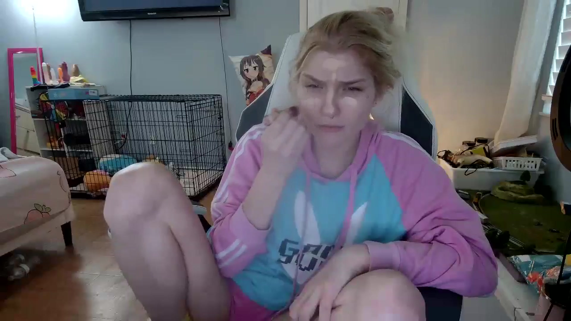 Gallery image thumbnail from DuckChan0's myfreecams stream on, 12/05/2024, 14:16 image 7 of 20