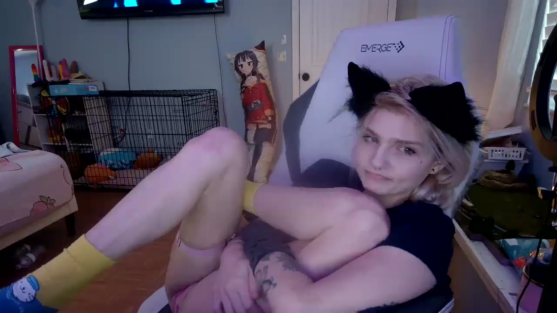 Gallery image thumbnail from DuckChan0's myfreecams stream on, 12/05/2024, 14:56 image 5 of 20