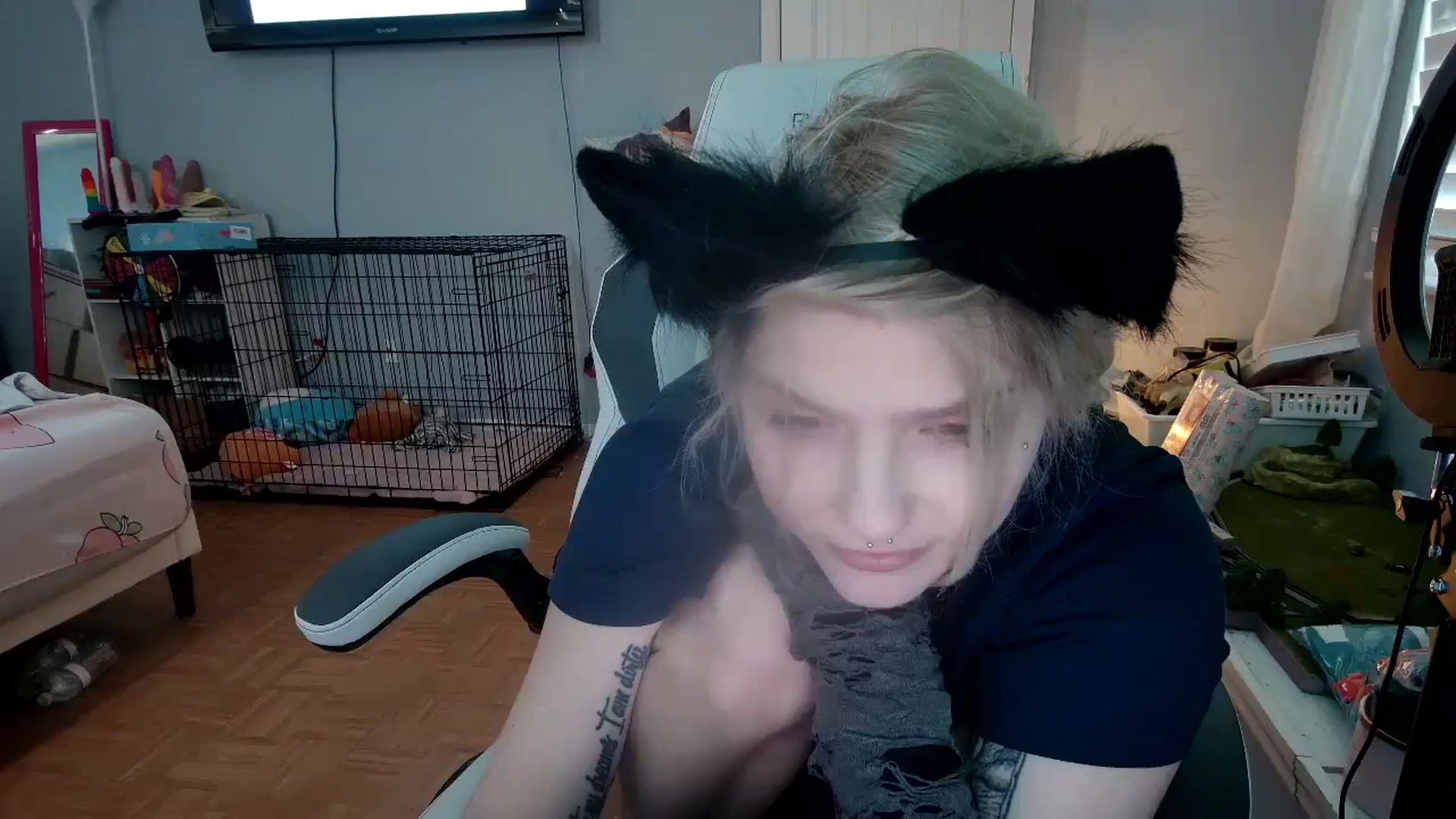 Gallery image thumbnail from DuckChan0's myfreecams stream on, 12/05/2024, 14:56 image 8 of 20