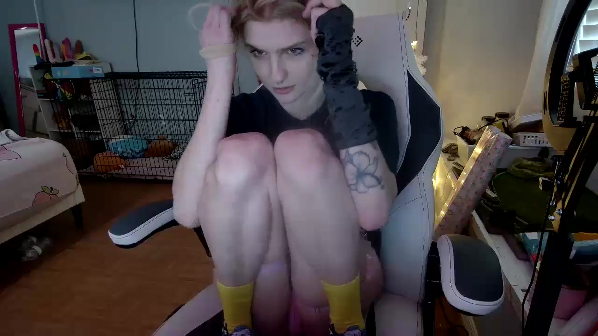 Gallery image thumbnail from DuckChan0's myfreecams stream on, 12/05/2024, 14:56 image 18 of 20