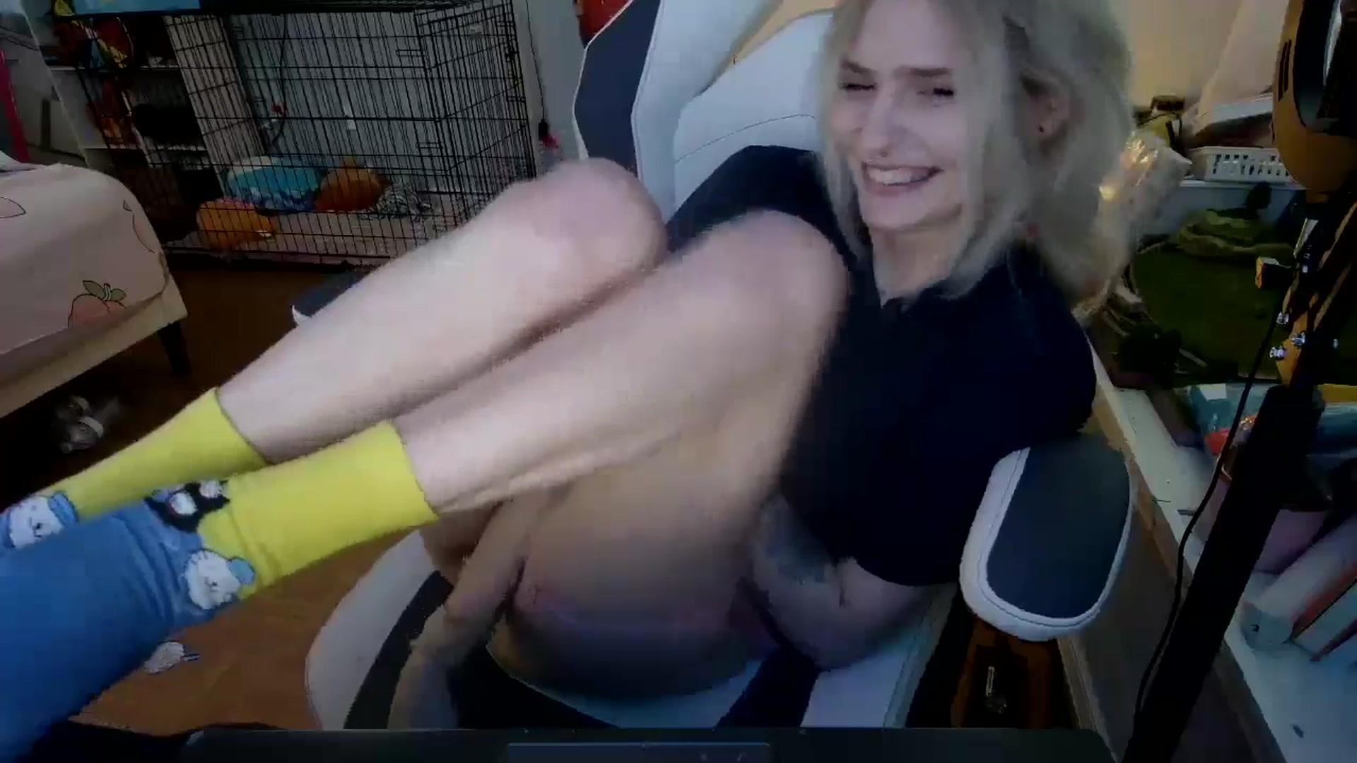 Gallery image thumbnail from DuckChan0's myfreecams stream on, 12/05/2024, 14:56 image 19 of 20