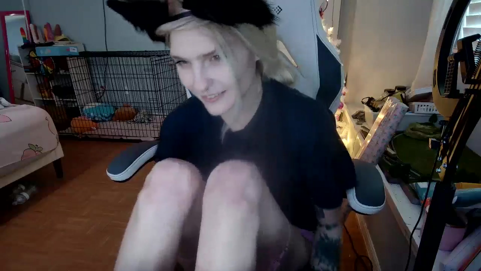 Gallery image thumbnail from DuckChan0's myfreecams stream on, 12/05/2024, 14:56 image 16 of 20