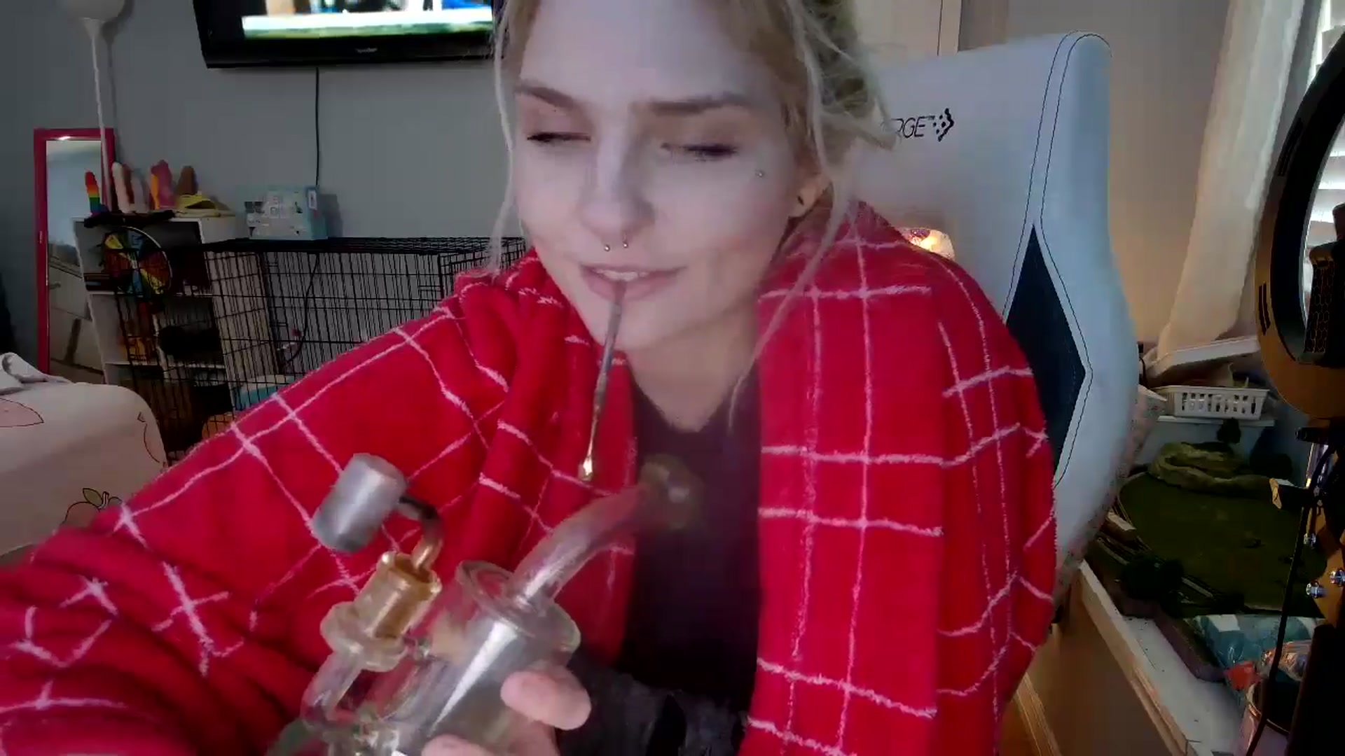 Gallery image thumbnail from DuckChan0's myfreecams stream on, 12/05/2024, 15:55 image 9 of 20