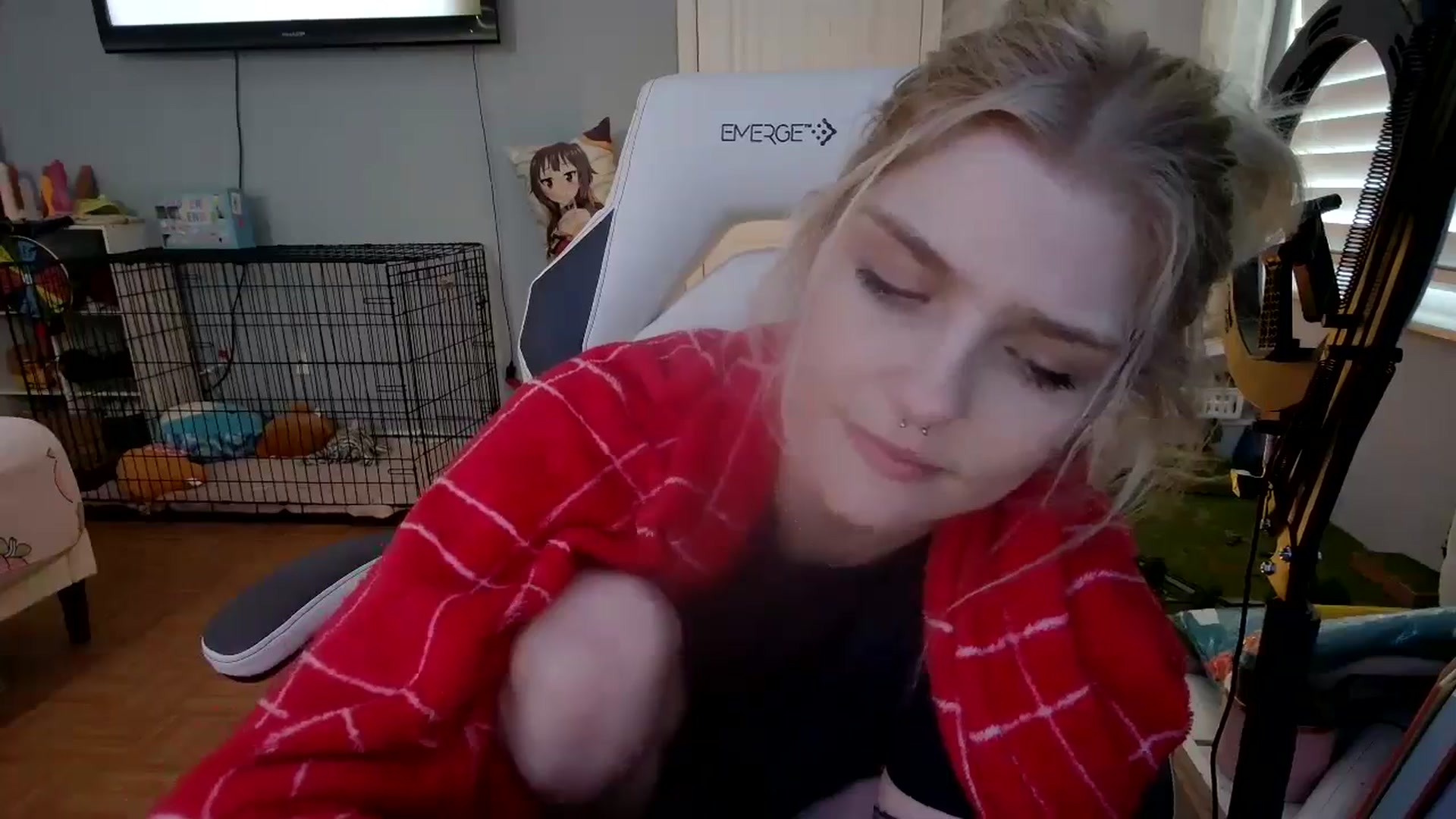 Gallery image thumbnail from DuckChan0's myfreecams stream on, 12/05/2024, 16:15 image 5 of 20