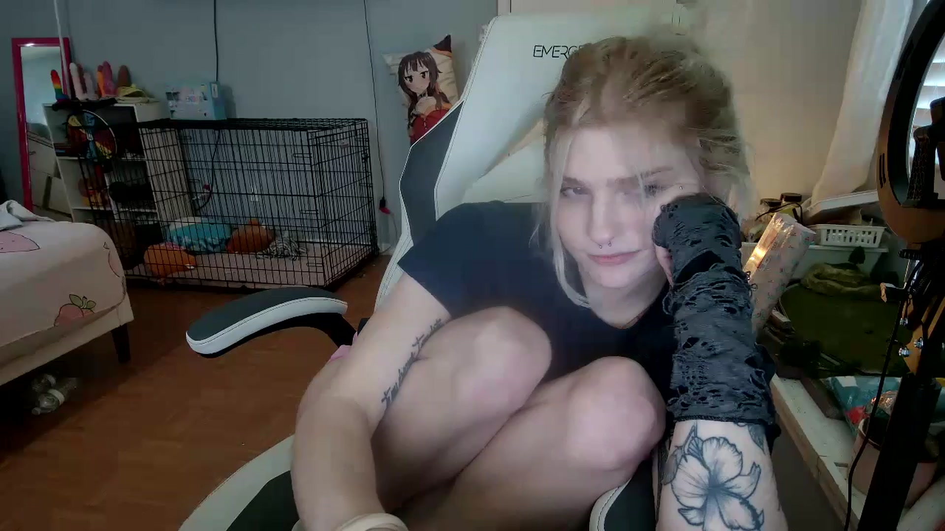 Gallery image thumbnail from DuckChan0's myfreecams stream on, 12/05/2024, 16:39 image 13 of 20
