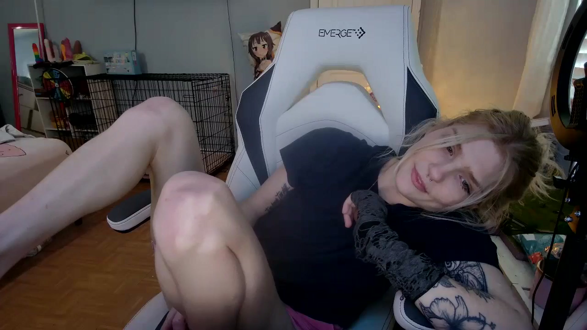 Gallery image thumbnail from DuckChan0's myfreecams stream on, 12/05/2024, 16:39 image 16 of 20