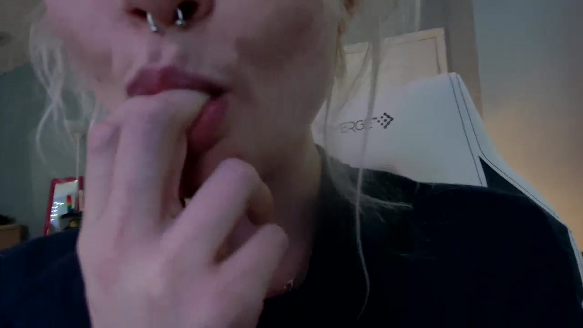 Gallery image thumbnail from DuckChan0's myfreecams stream on, 12/05/2024, 16:39 image 6 of 20