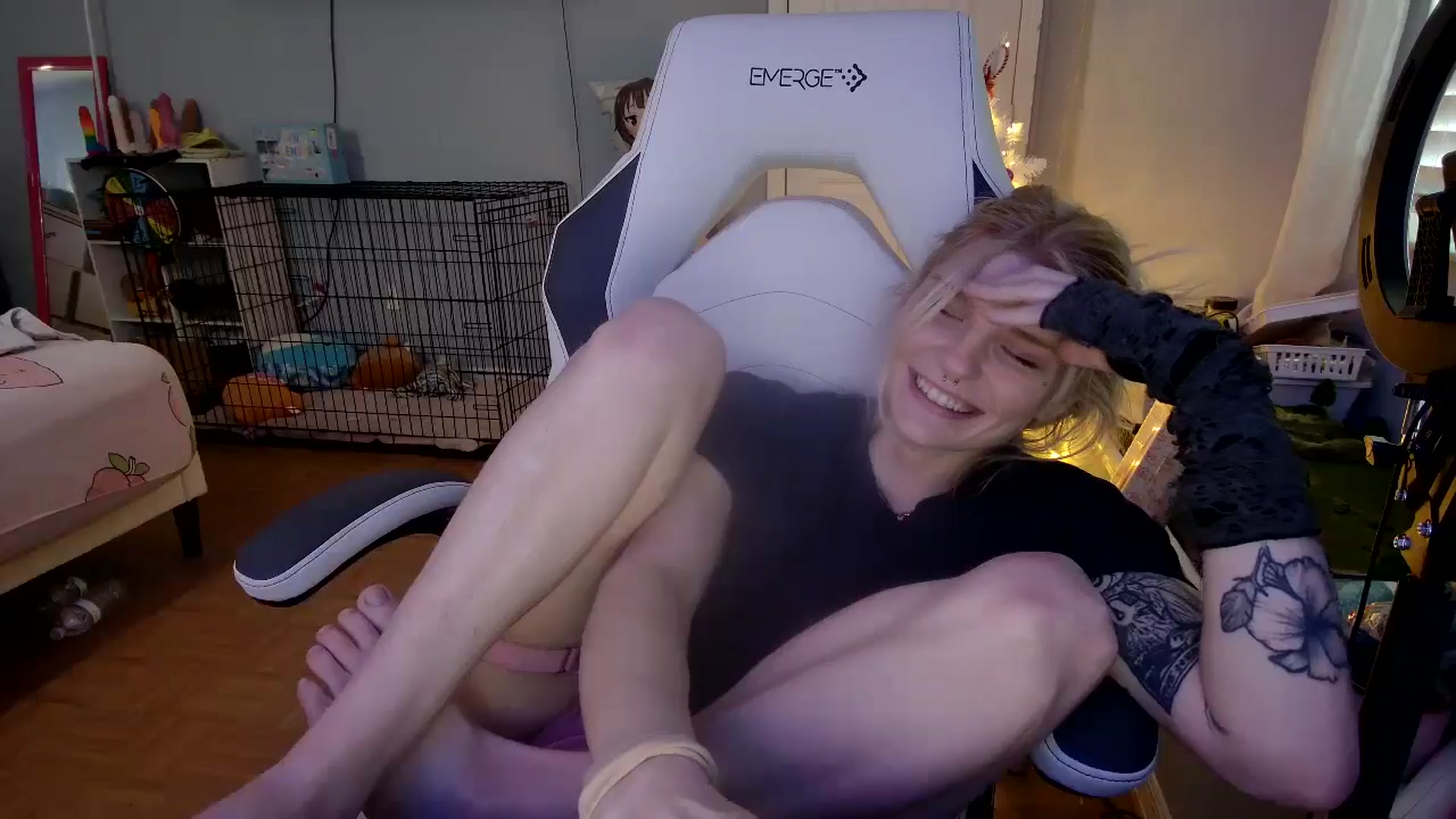 Gallery image thumbnail from DuckChan0's myfreecams stream on, 12/05/2024, 16:39 image 19 of 20