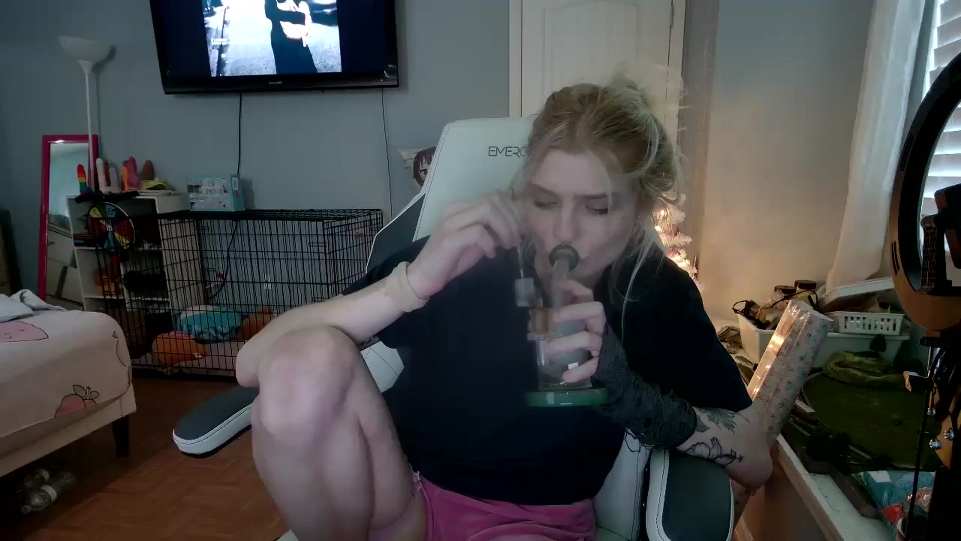Gallery image thumbnail from DuckChan0's myfreecams stream on, 12/05/2024, 16:39 image 10 of 20
