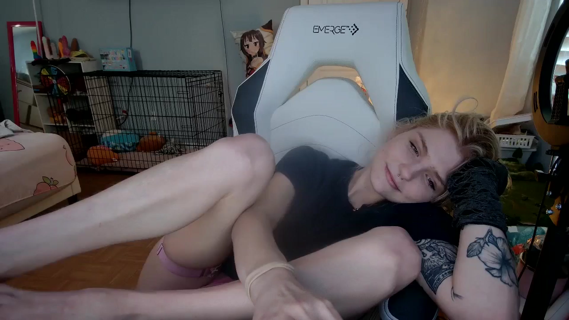 Gallery image thumbnail from DuckChan0's myfreecams stream on, 12/05/2024, 16:39 image 20 of 20